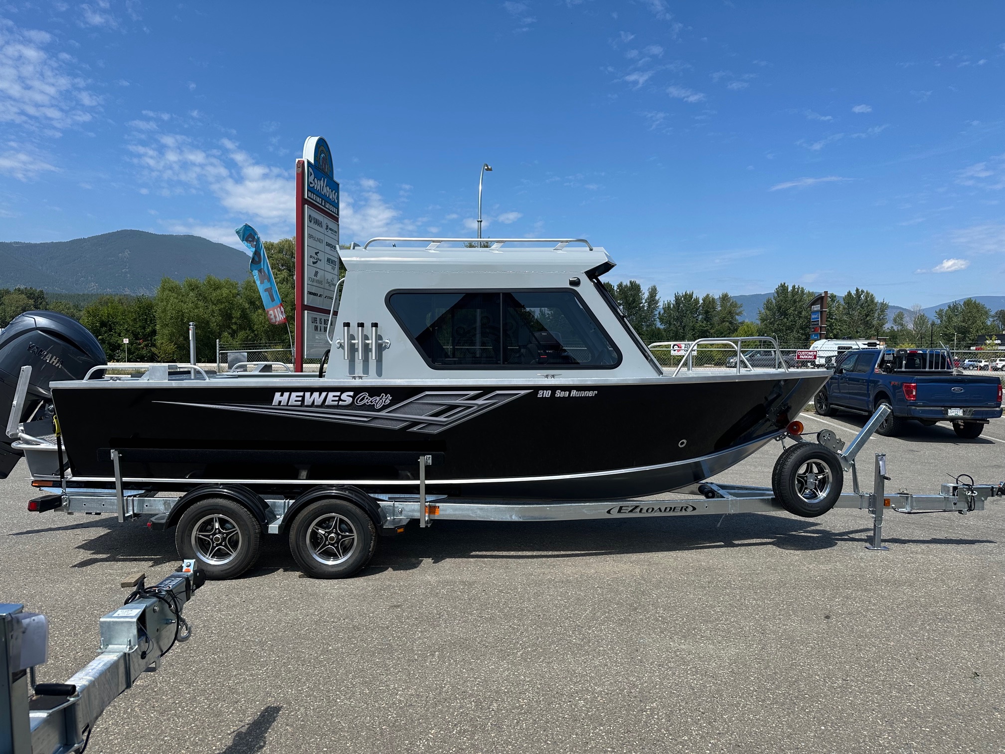 NEW 2025 HEWESCRAFT 210 SEARUNNER ET HARDTOP BULKHEAD DOOR - Boathouse Marine