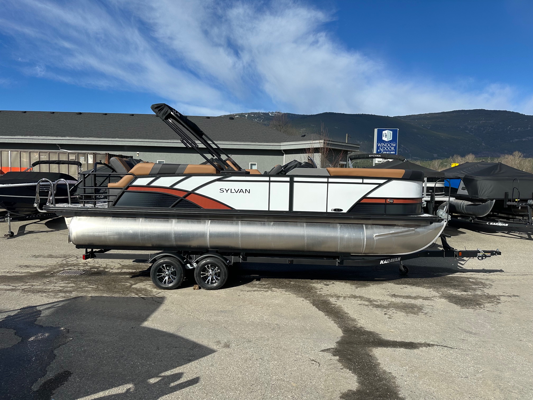 NEW 2026 SYLVAN L-3 SLZ - Boathouse Marine
