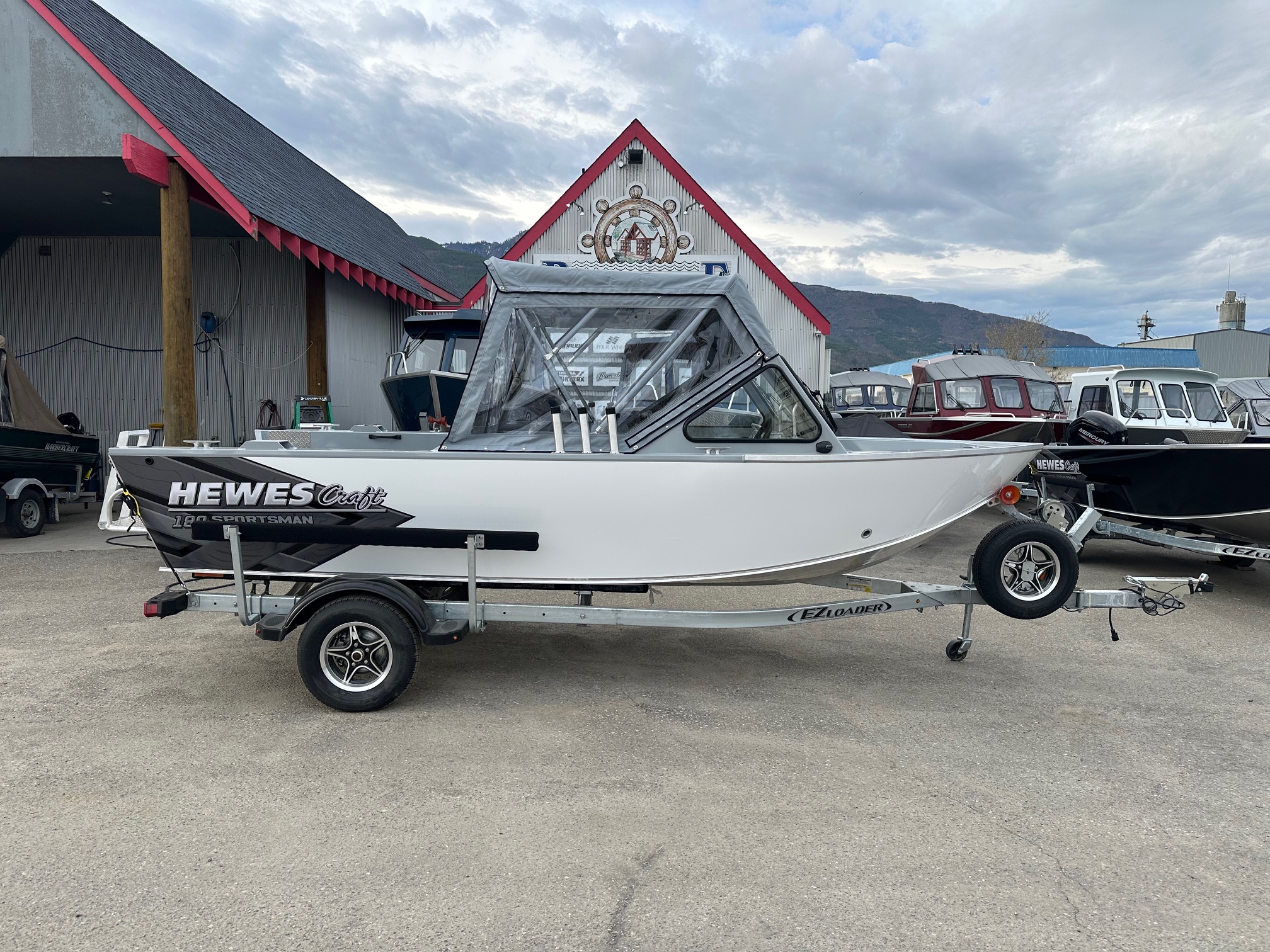 NEW 2026 HEWESCRAFT 180 SPORTSMAN - Boathouse Marine