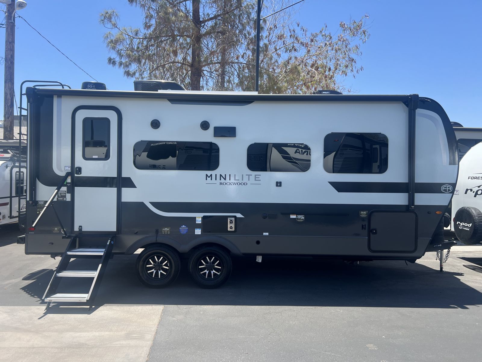 2026 Forest River Rockwood Mini Lite 2205s