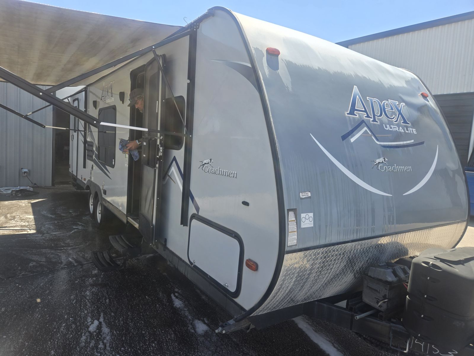 USED 2018 APEX 28LE - Bobby Combs RV Centers
