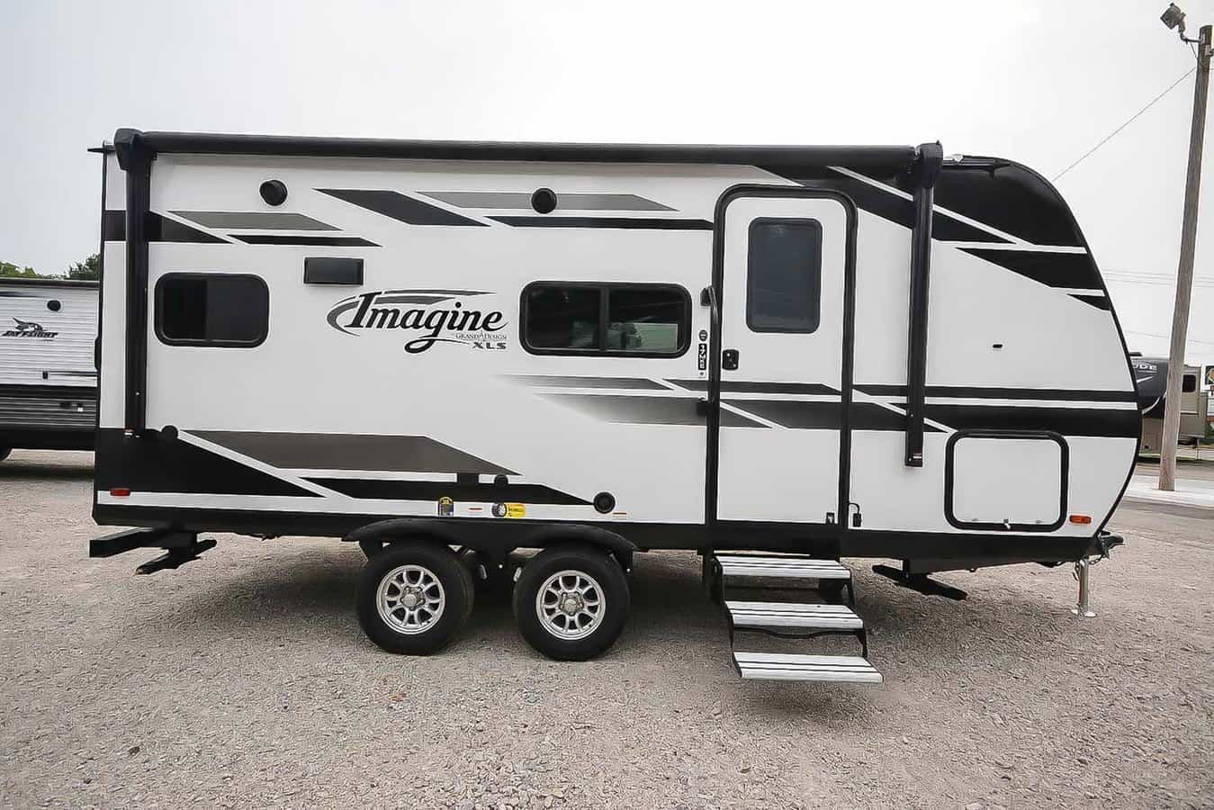 NEW 2022 Grand Design Imagine XLS 17 MKE 17MKE Tulsa, OK