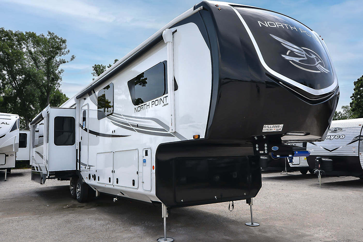 2025 Jayco North Point 377RLBH - Camperland of Oklahoma