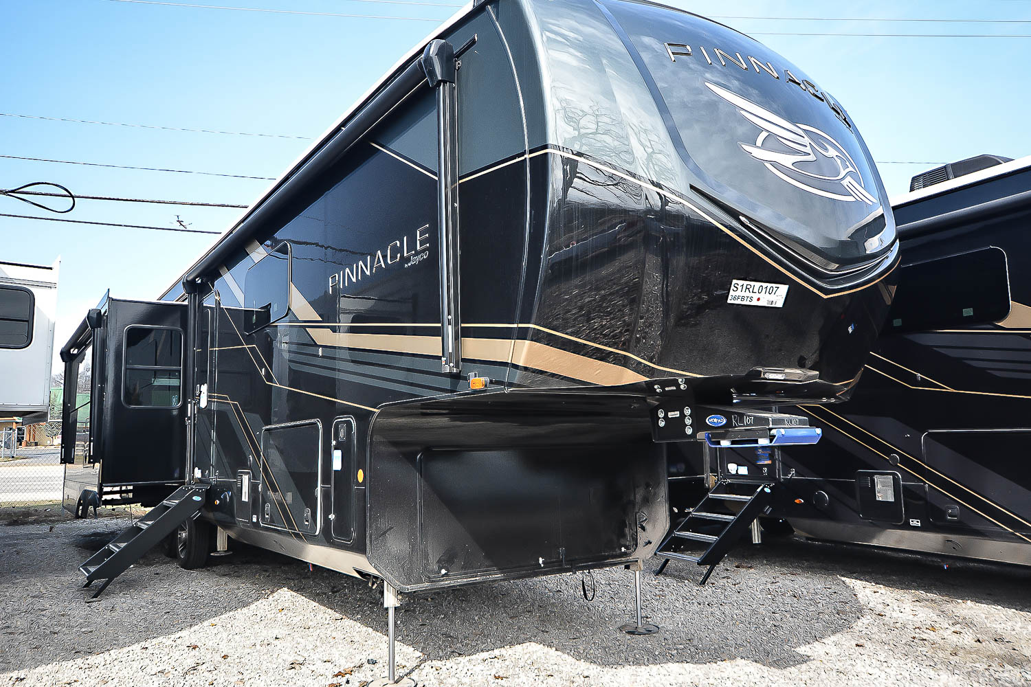 2025 Jayco Pinnacle 36FBTS - Camperland of Oklahoma