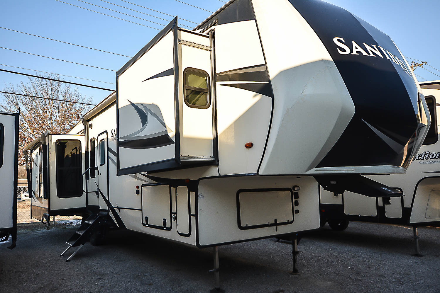 Used 2019 Prime Time Sanibel 3702WB - Camperland of Oklahoma