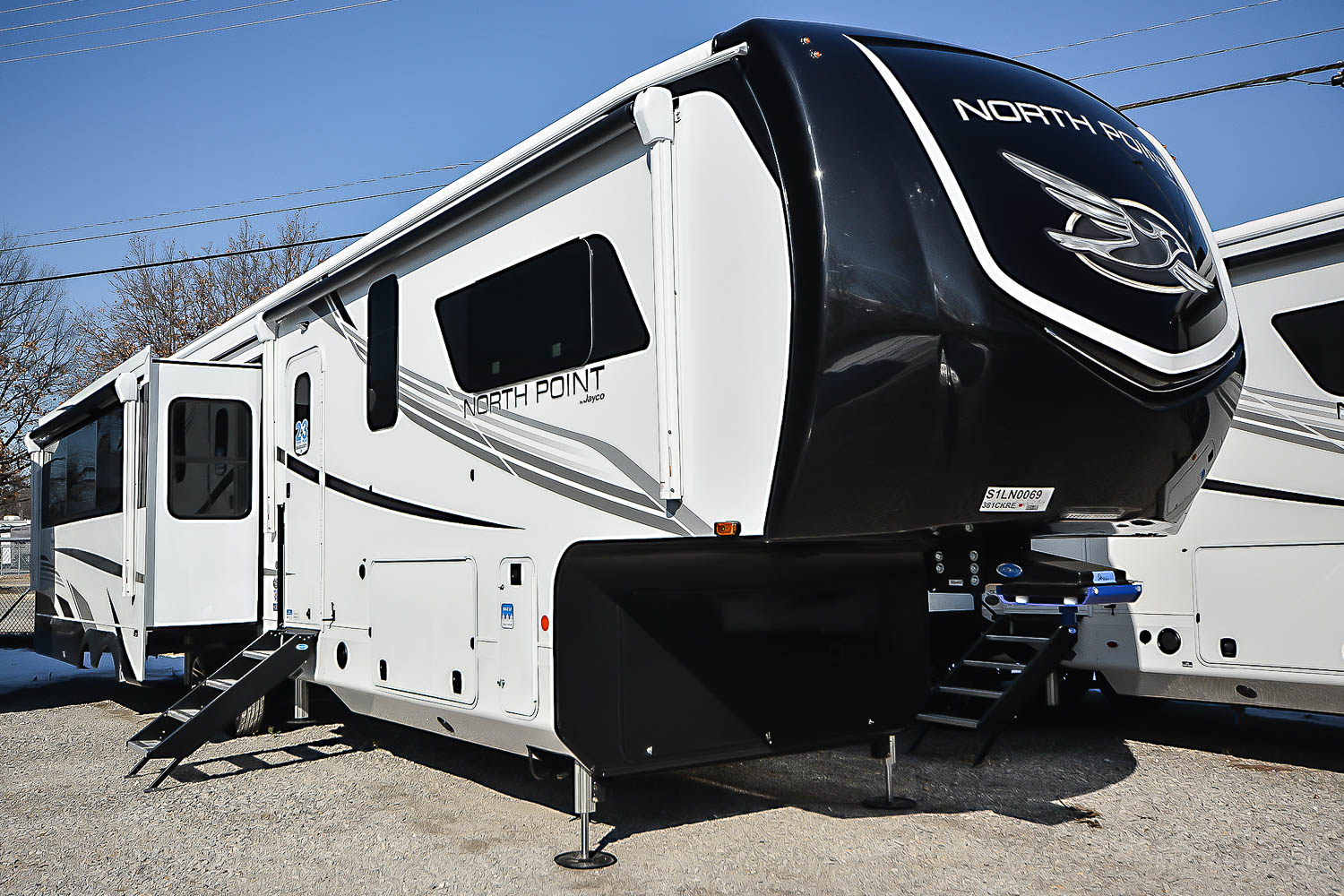 2025 Jayco North Point 381CKRE - Camperland of Oklahoma