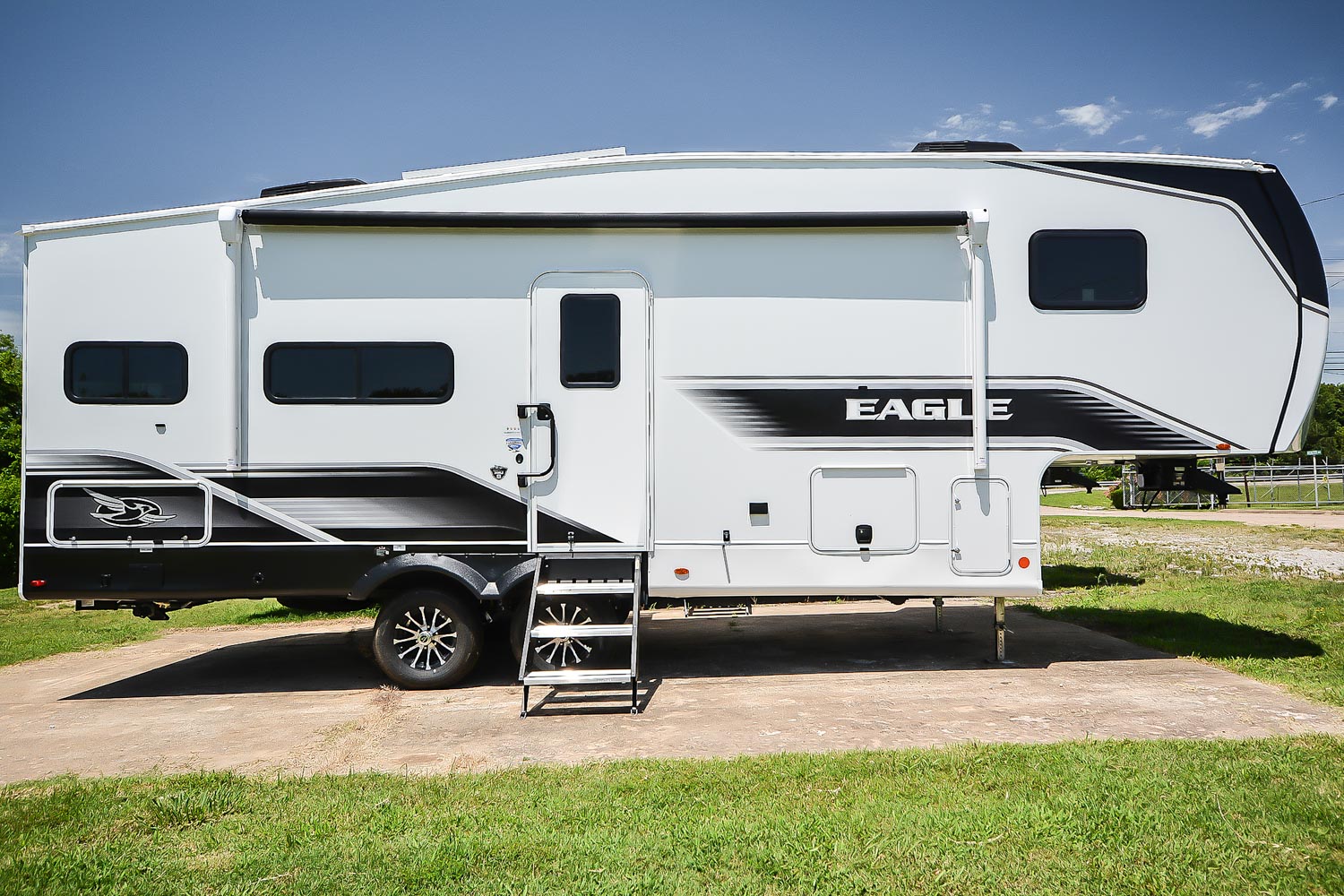 NEW 2026 Jayco Eagle SLE 24MLE - Camperland of Oklahoma