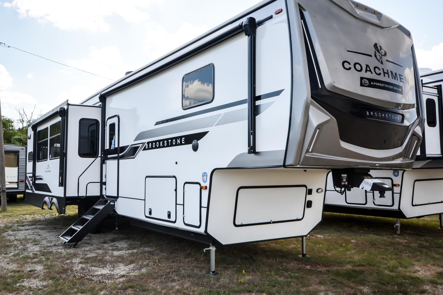 NEW 2026 Coachmen Brookstone 374RK - Camperland of Oklahoma