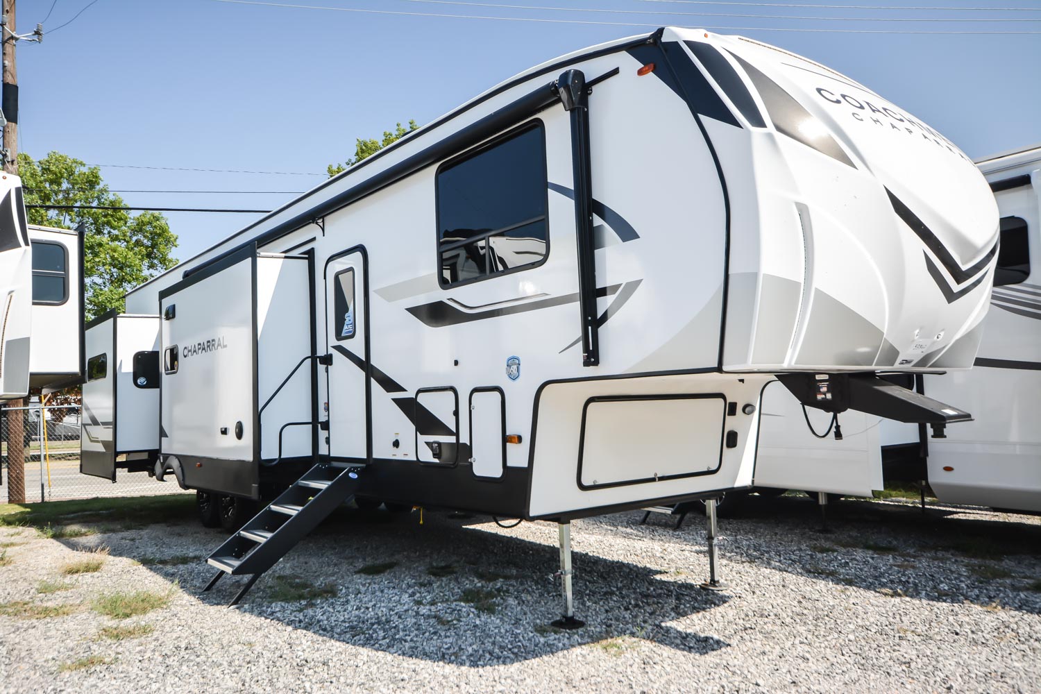 NEW 2026 Coachmen Chaparral 375BAF - Camperland of Oklahoma