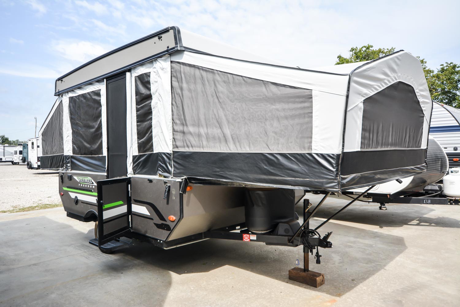 Used 2020 Forest River Rockwood 1940LTD - Camperland of Oklahoma