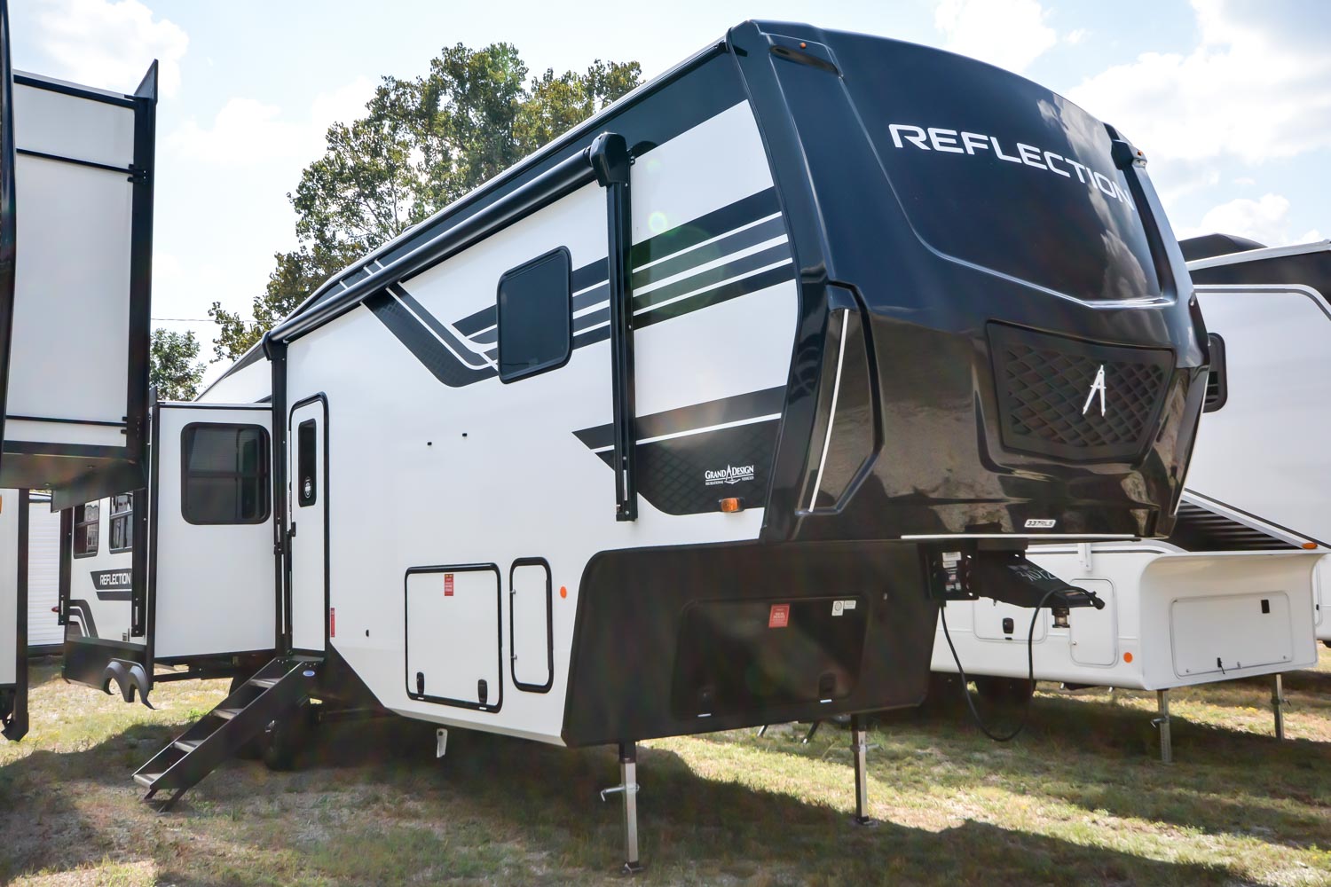 NEW 2026 Grand Design Reflection 337RLS - Camperland of Oklahoma