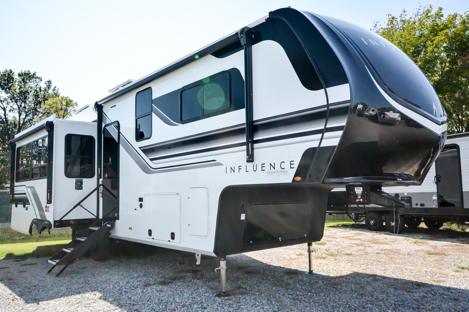 NEW 2026 Grand Design Influence 3003RL - Camperland of Oklahoma