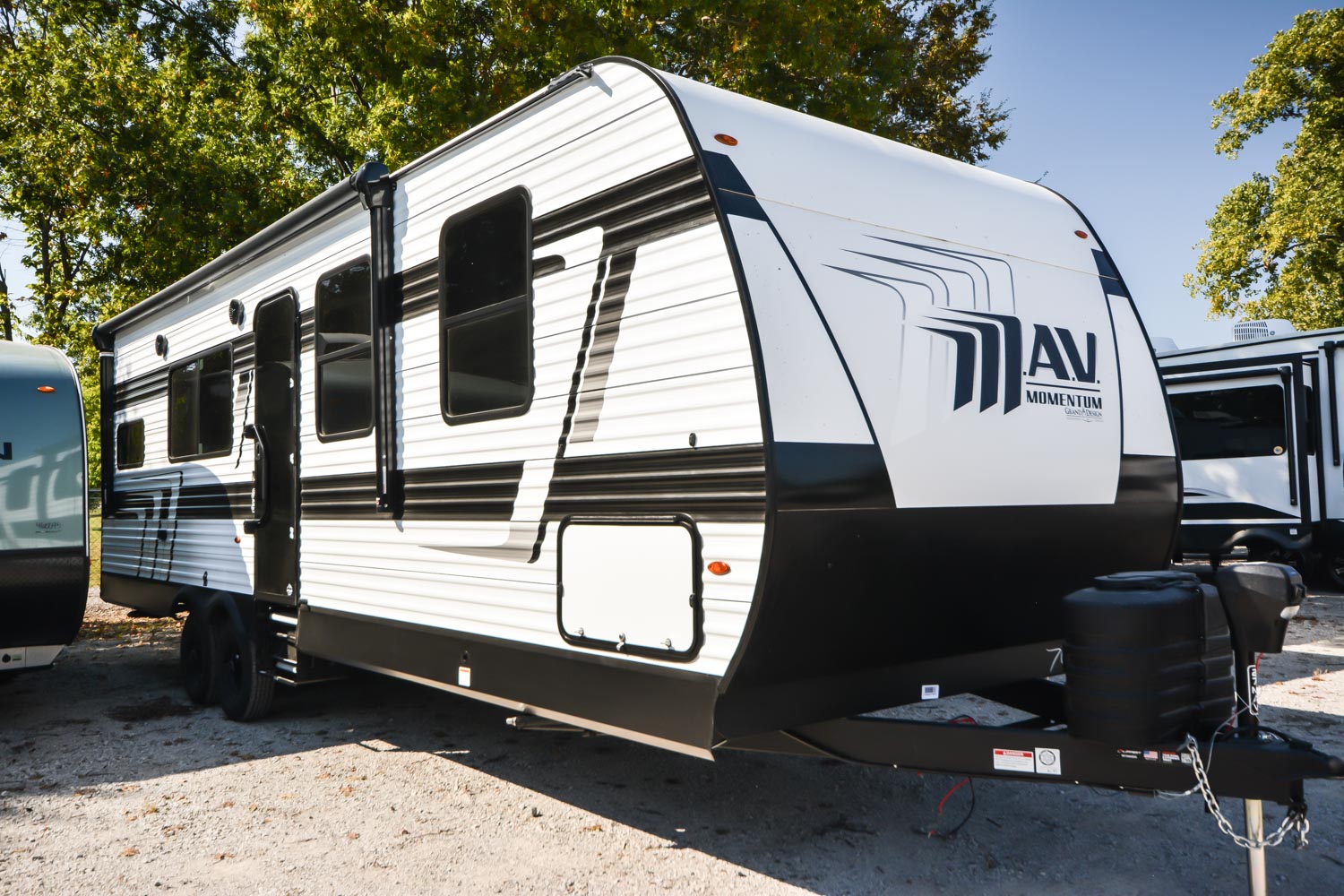 NEW 2026 Grand Design Momentum 27MAV - Camperland of Oklahoma