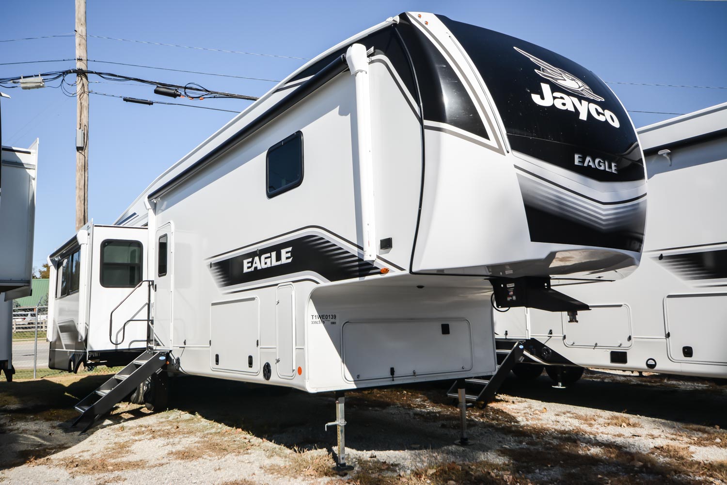 NEW 2026 Jayco Eagle 335LSTS - Camperland of Oklahoma