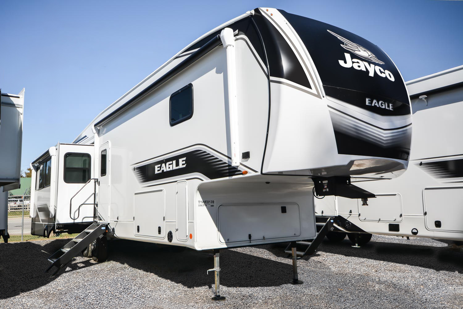 NEW 2026 Jayco Eagle 335LSTS - Camperland of Oklahoma