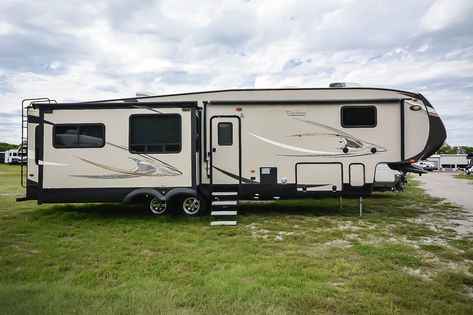 2014 COACHMEN CHAPARRAL 329 MKS - Camperland of Oklahoma