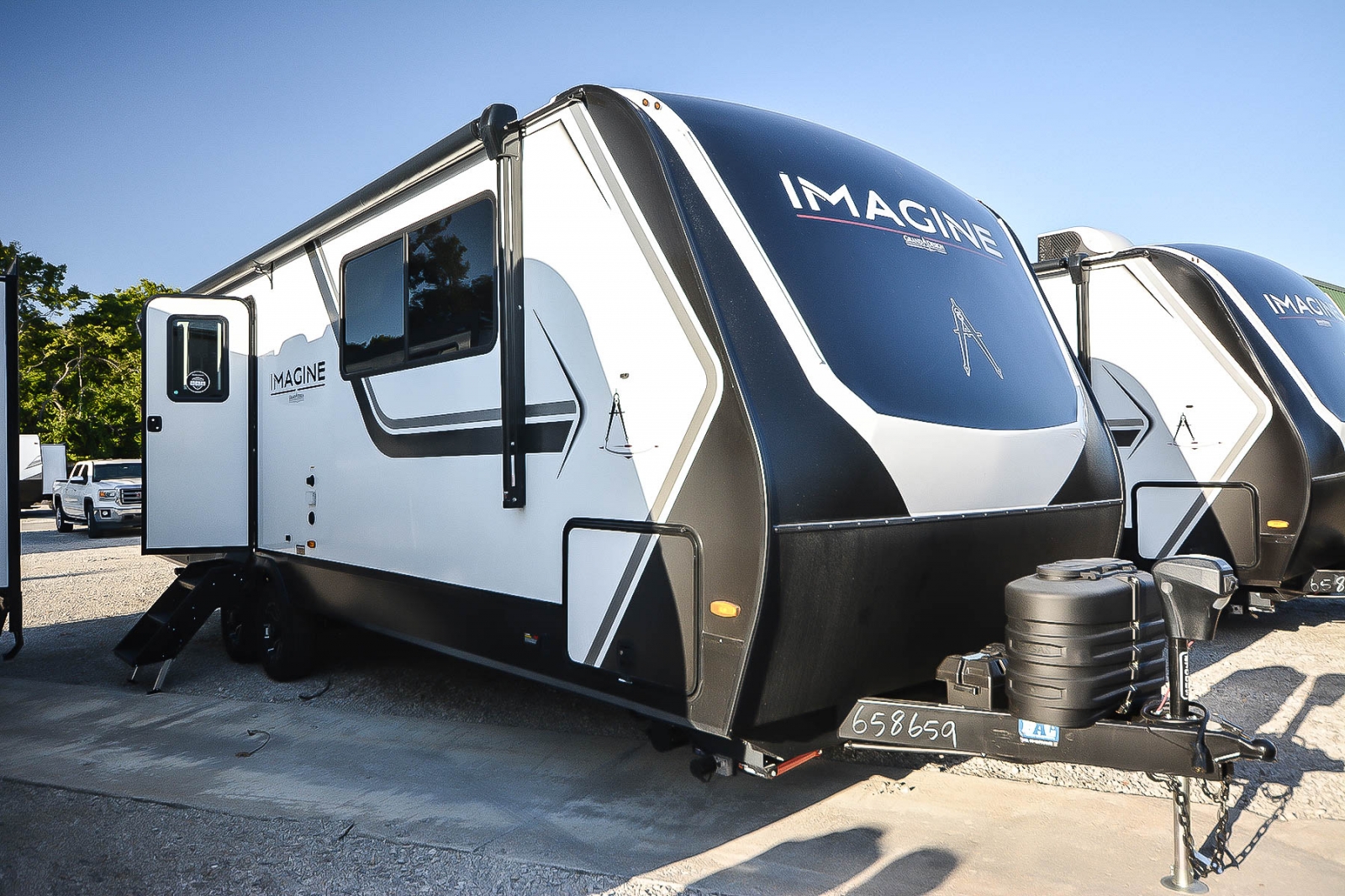 Jayco Seismic Luxury Series Toy Hauler Fifth Wheels in Tulsa, Oklahoma