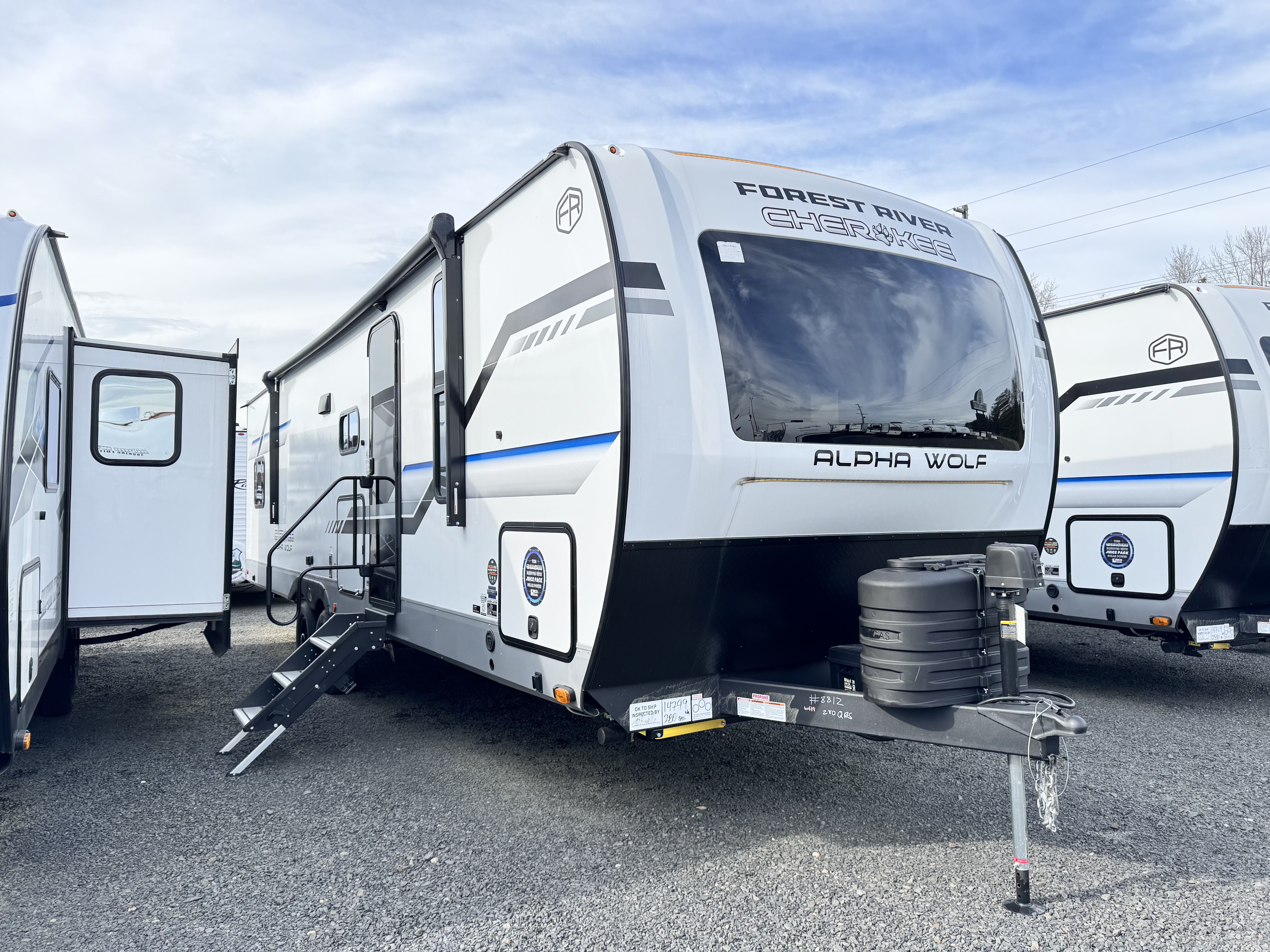 NEW 2025 FOREST RIVER CHEROKEE ALPHA WOLF 280QBS - Camper's Choice RV