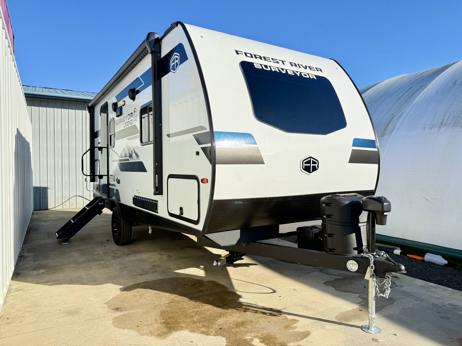 NEW 2026 FOREST RIVER SURVEYOR 19RBLE - Camper's Choice RV