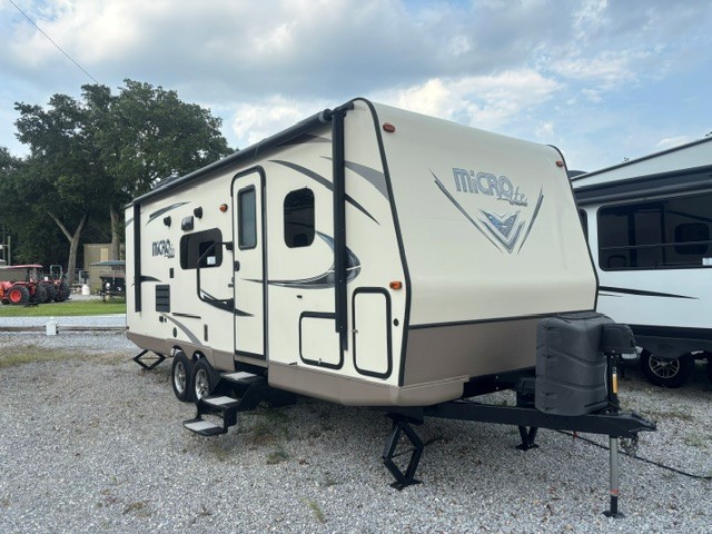 2017 FLAGSTAFF MICRO LITE 25BHS