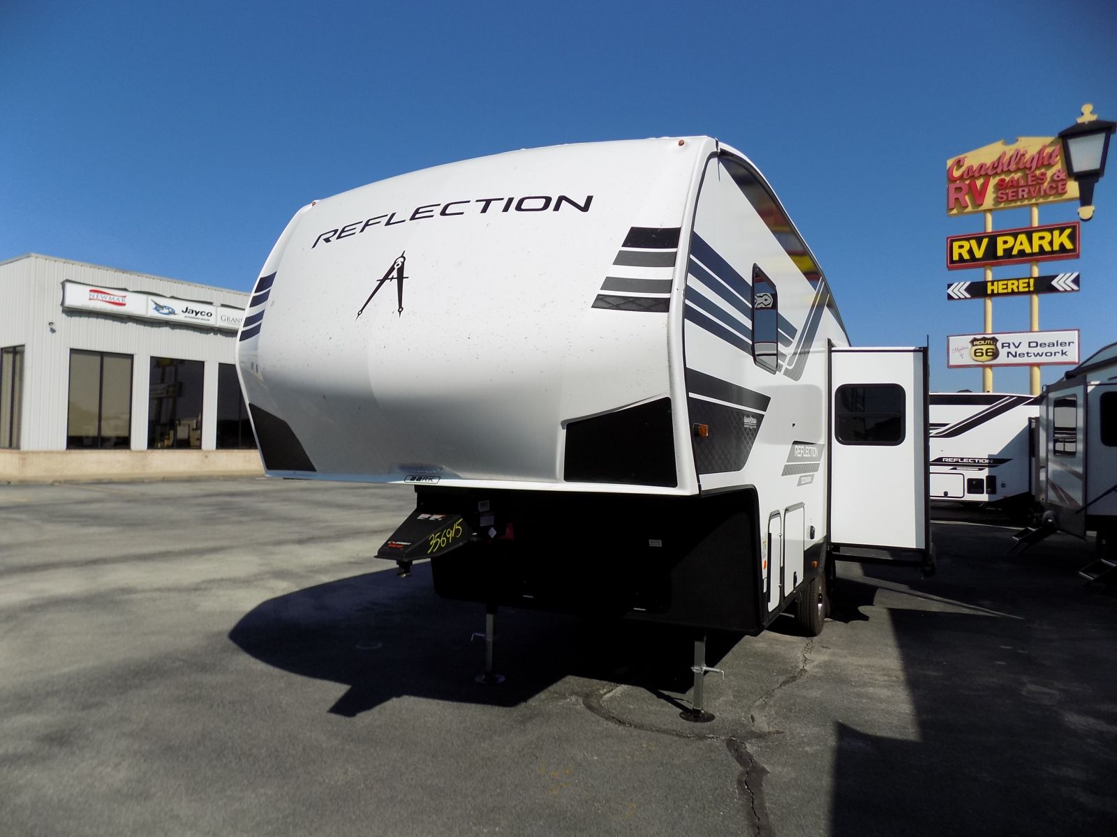 2027 Grand Design Reflection 100-series 22RK Fifth Wheel - Coachlight RV