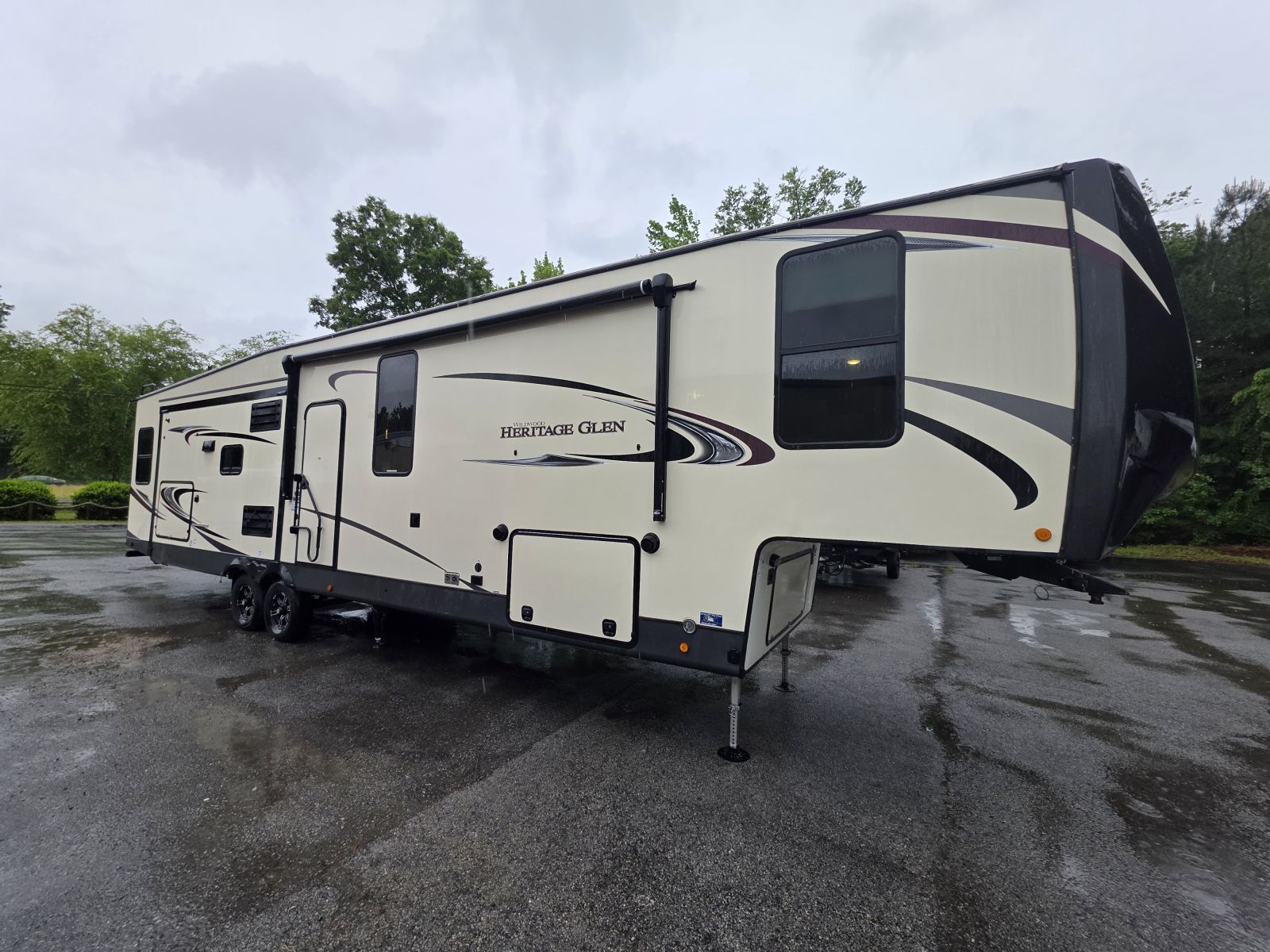 2021 Forest River Heritage Glen 370BL - Coastal RV