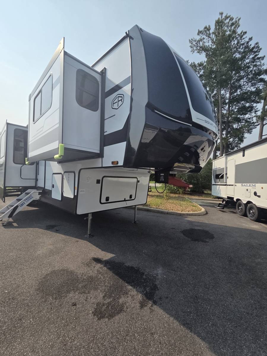 2027 Forest River Sandpiper 3990fl