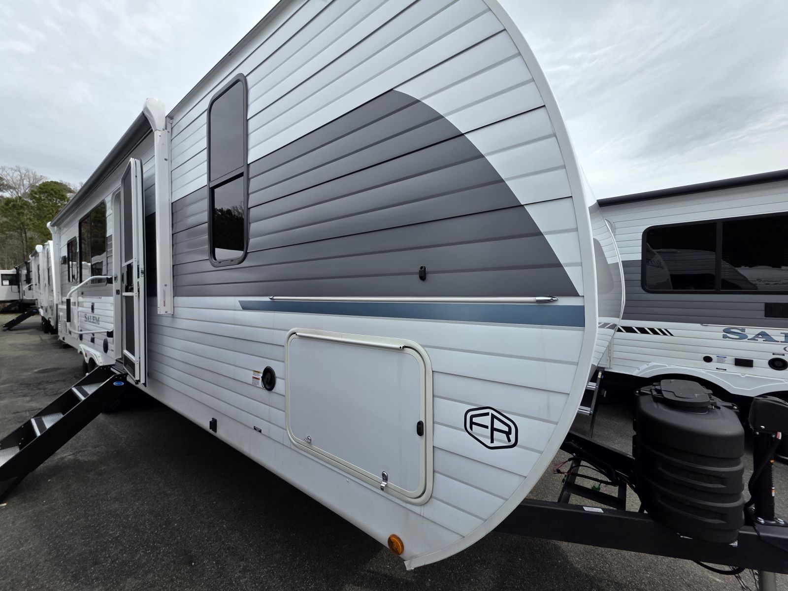 2027 FOREST RIVER Salem 27RK - Coastal RV