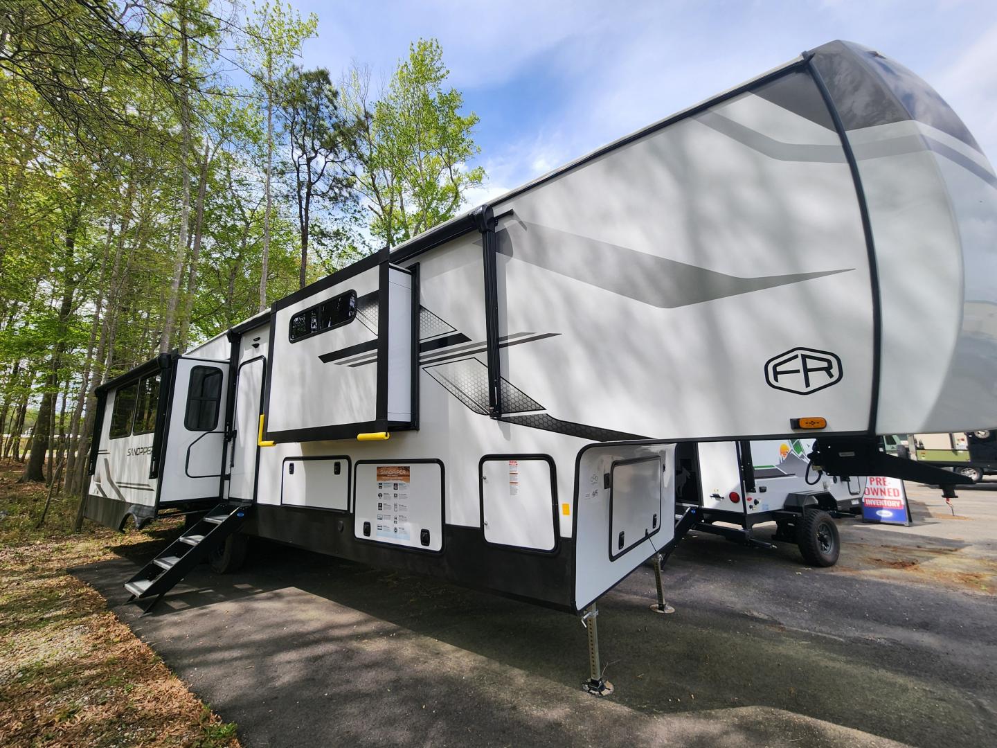 NEW 2025 Forest River Sandpiper 3800RK - Coastal RV