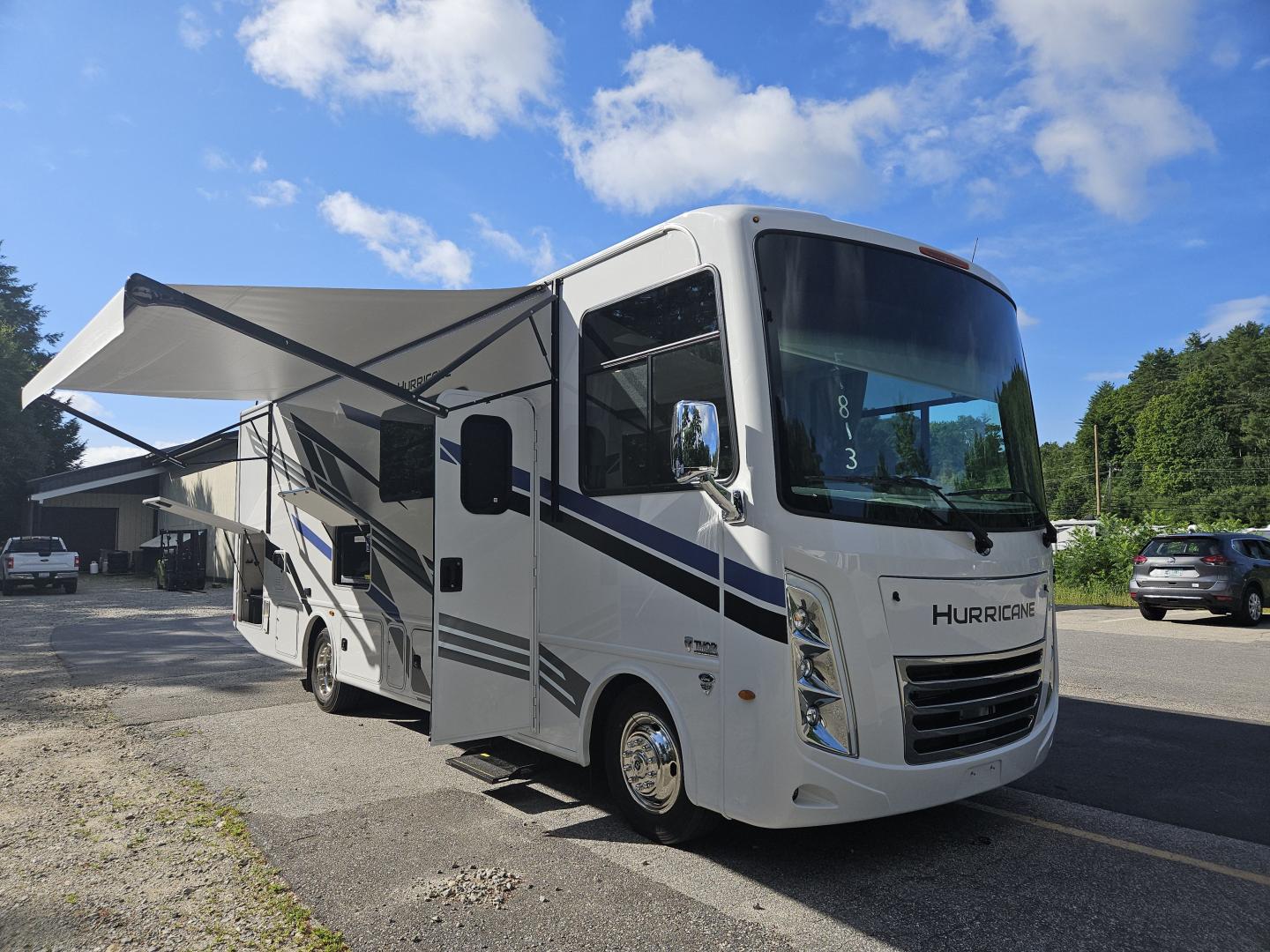 NEW 2025 THOR HURRICANE 29M - Cold Springs RV