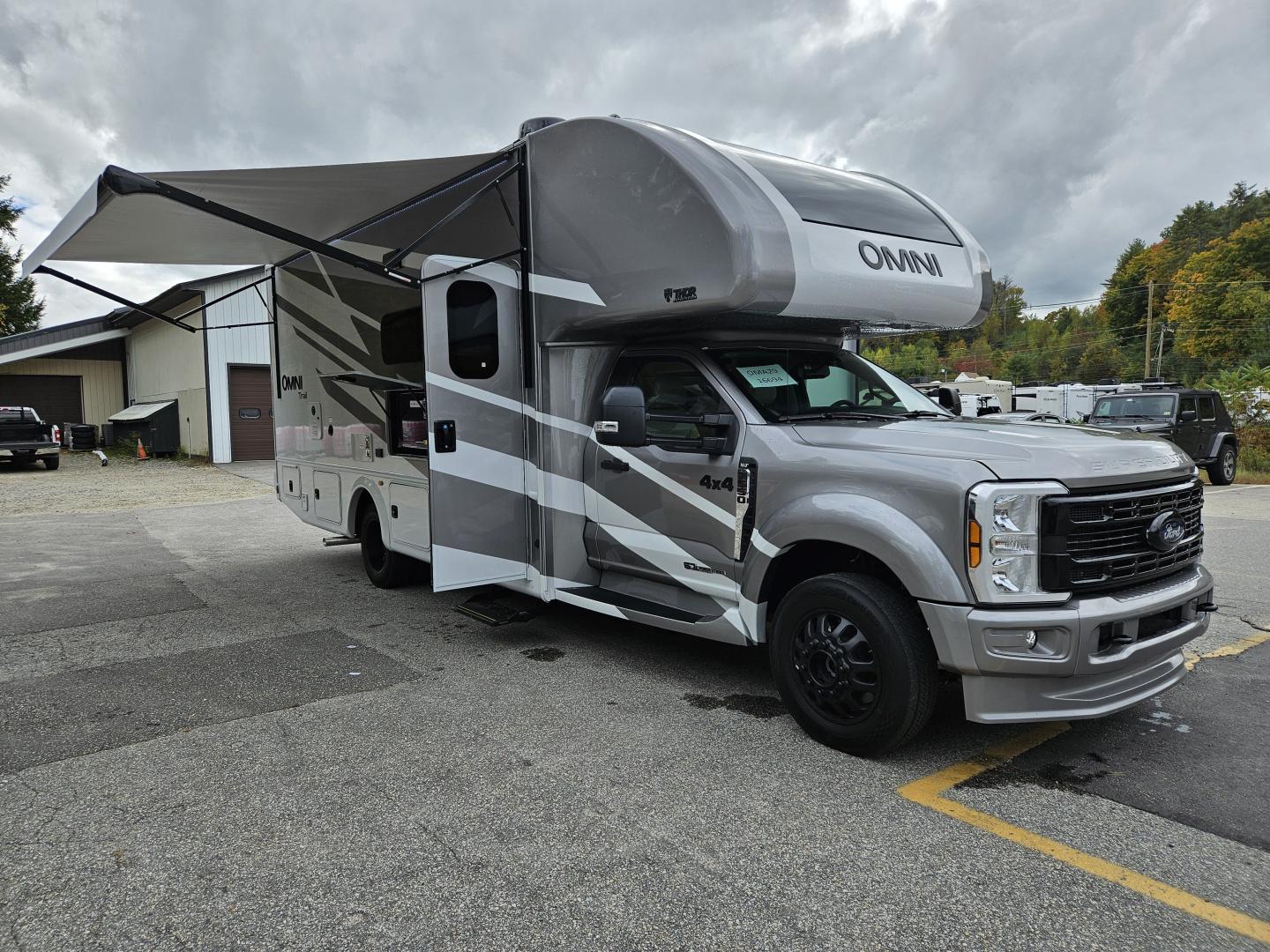 NEW 2025 THOR MOTOR COACH OMNI S29 - Cold Springs RV