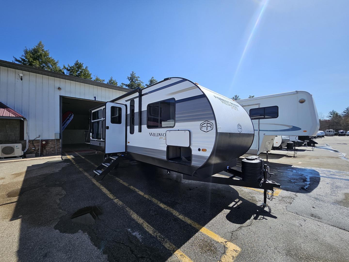 NEW 2025 FOREST RIVER WILDWOOD 269VC - Cold Springs RV