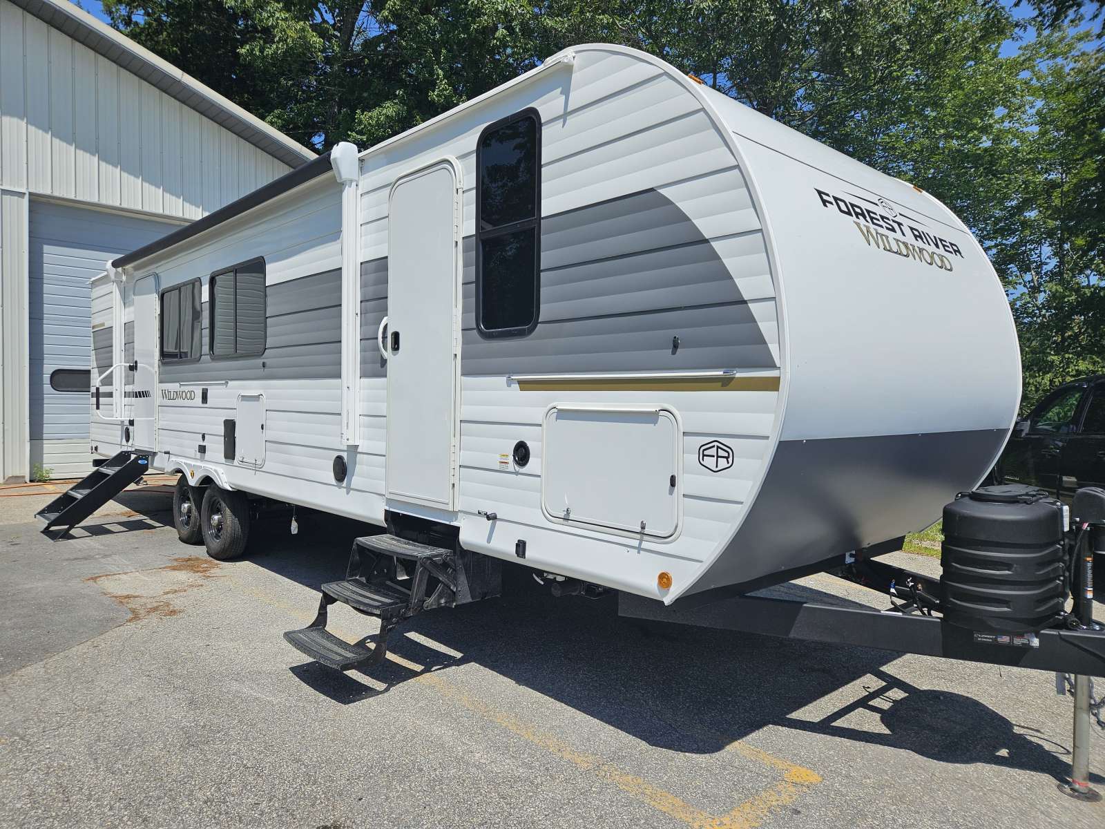 NEW 2026 FOREST RIVER WILDWOOD 300ICE - Cold Springs RV