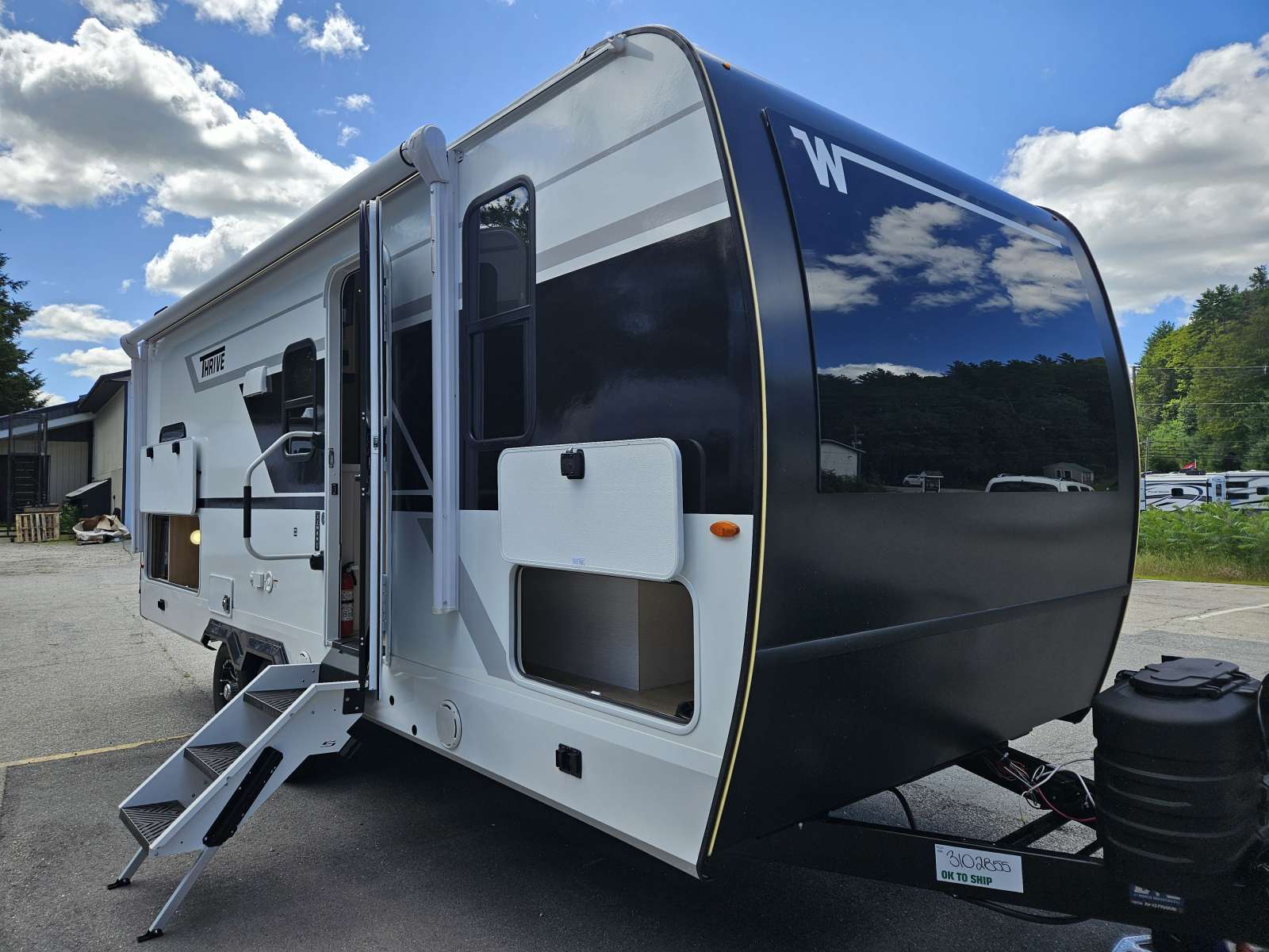 NEW 2026 WINNEBAGO THRIVE 22MBH - Cold Springs RV
