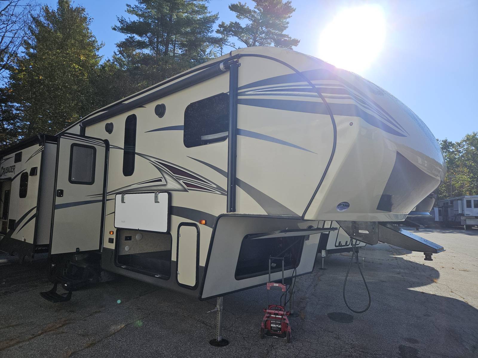 PRE-OWNED 2017 FOREST RIVER CRUSADER 297RSK - Cold Springs RV
