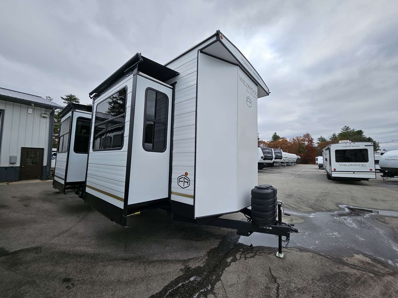 NEW 2026 FOREST RIVER WILDWOOD 42FK - Cold Springs RV