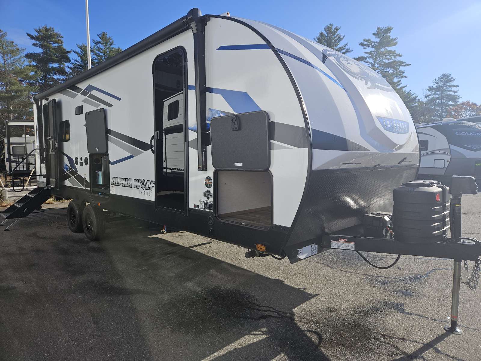 PRE-OWNED 2024 FOREST RIVER CHEROKEE ALPHA WOLF 2500RL - Cold Springs RV