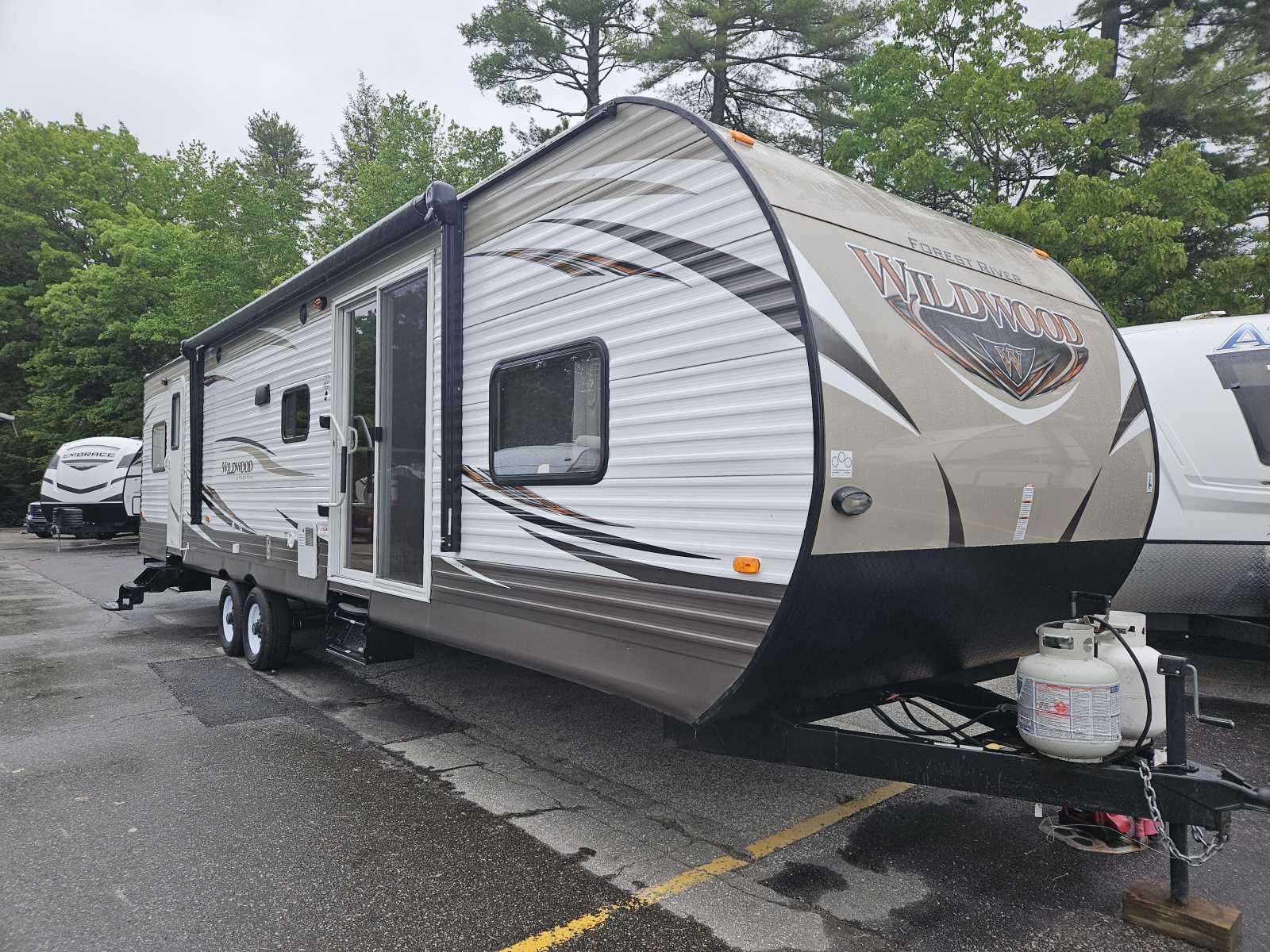 PRE-OWNED 2017 FOREST RIVER WILDWOOD 36BHBS - Cold Springs RV