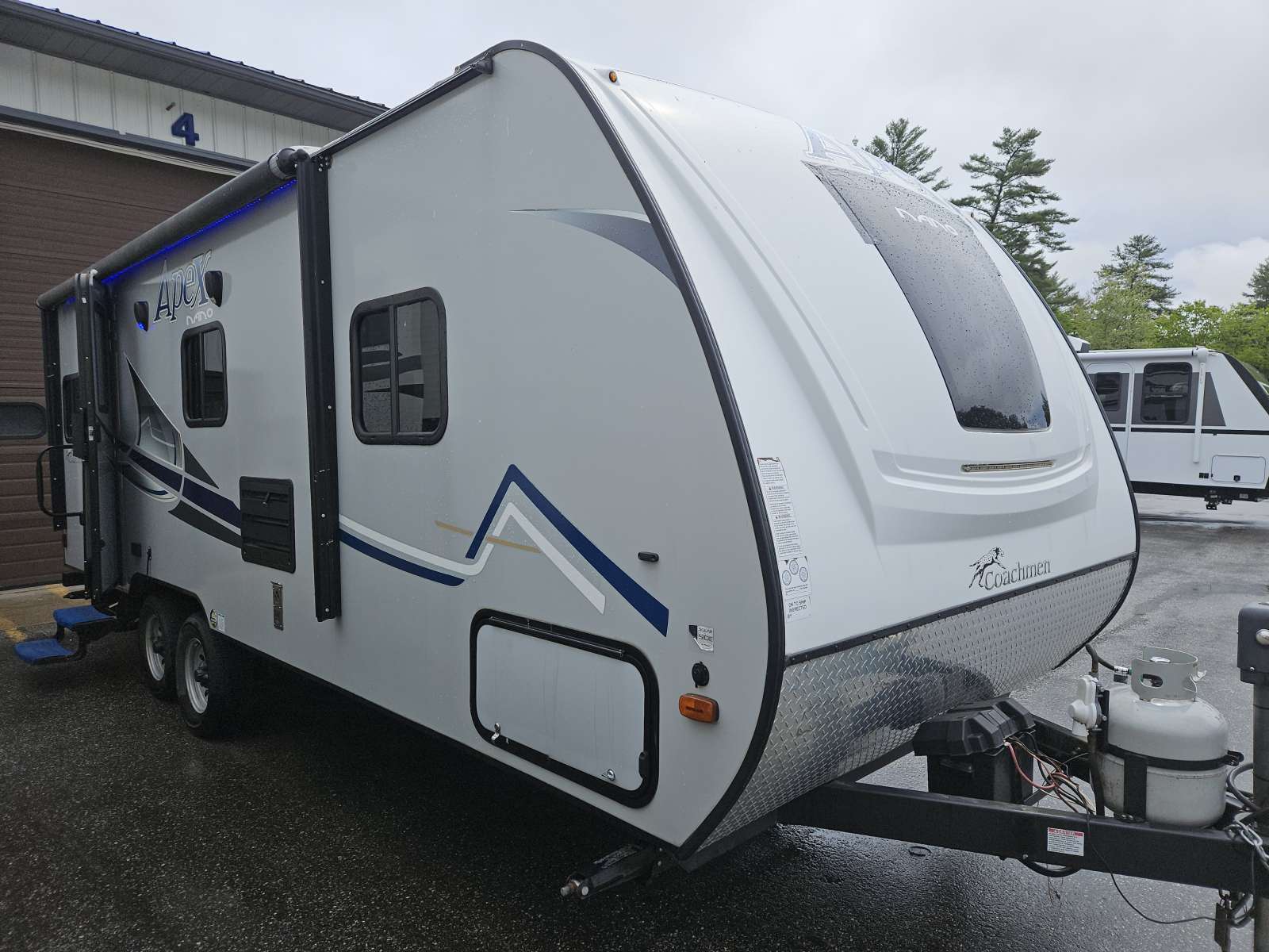 PRE-OWNED 2018 COACHMEN APEX 213RDS - Cold Springs RV