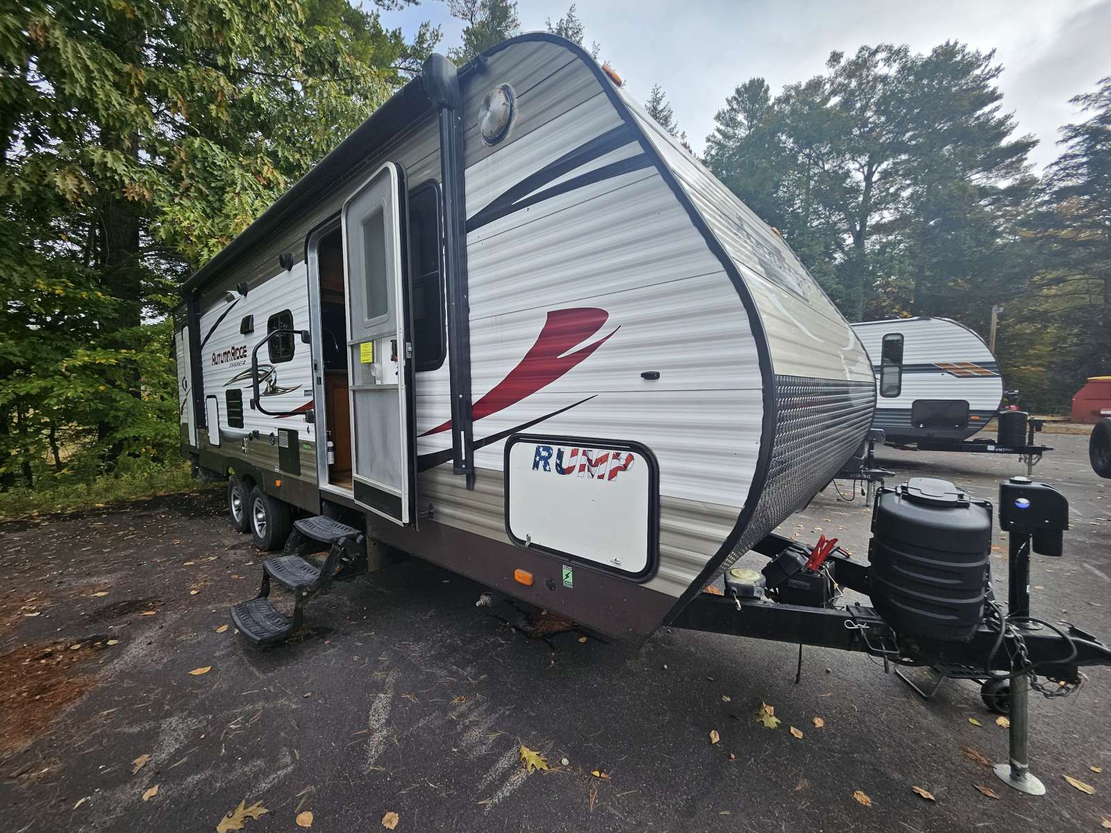 PRE-OWNED 2016 STARCRAFT AUTUMN RIDGE 289BHS - Cold Springs RV