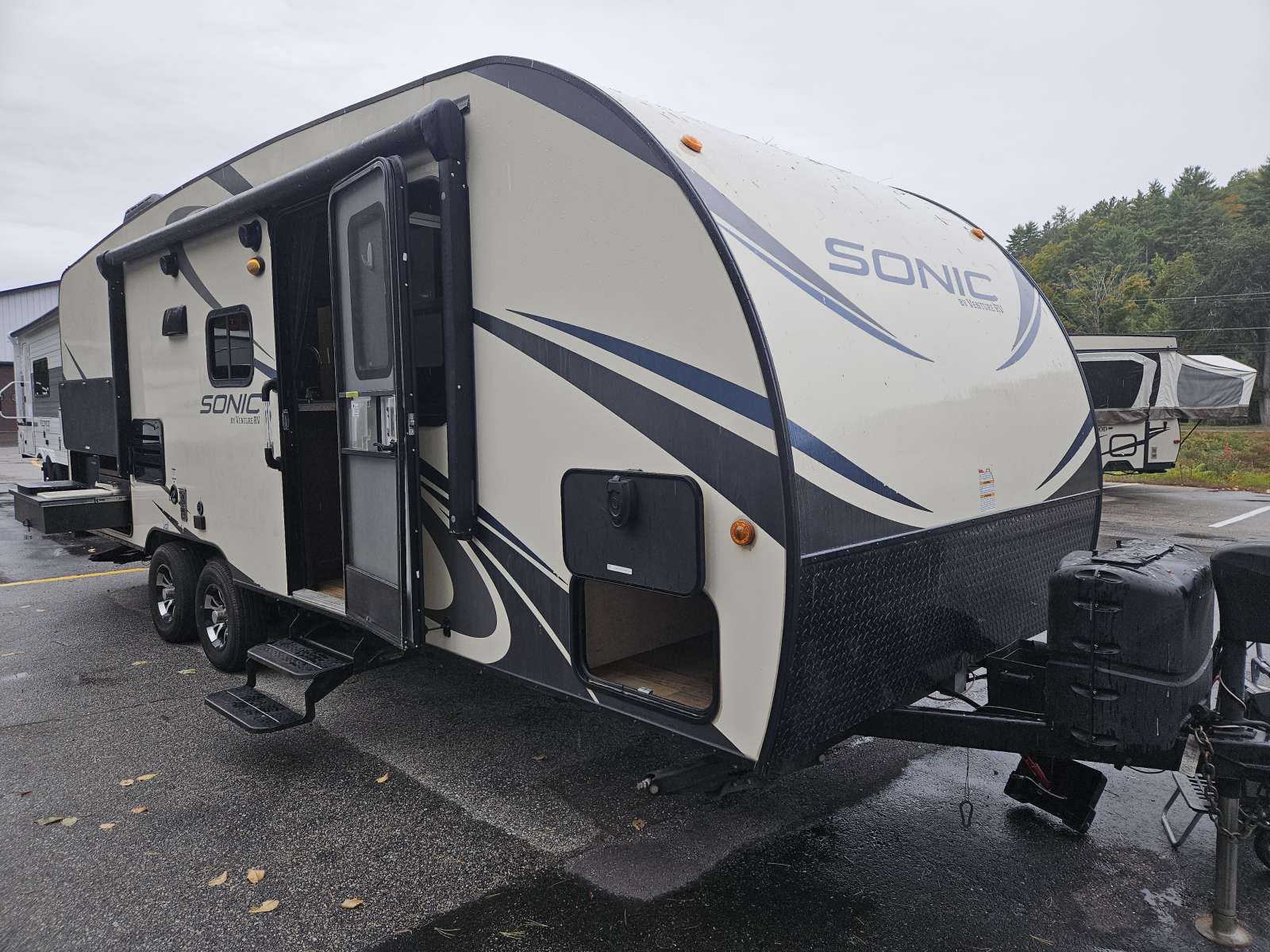 PRE-OWNED 2017 VENTURE SONIC 220VRB - Cold Springs RV