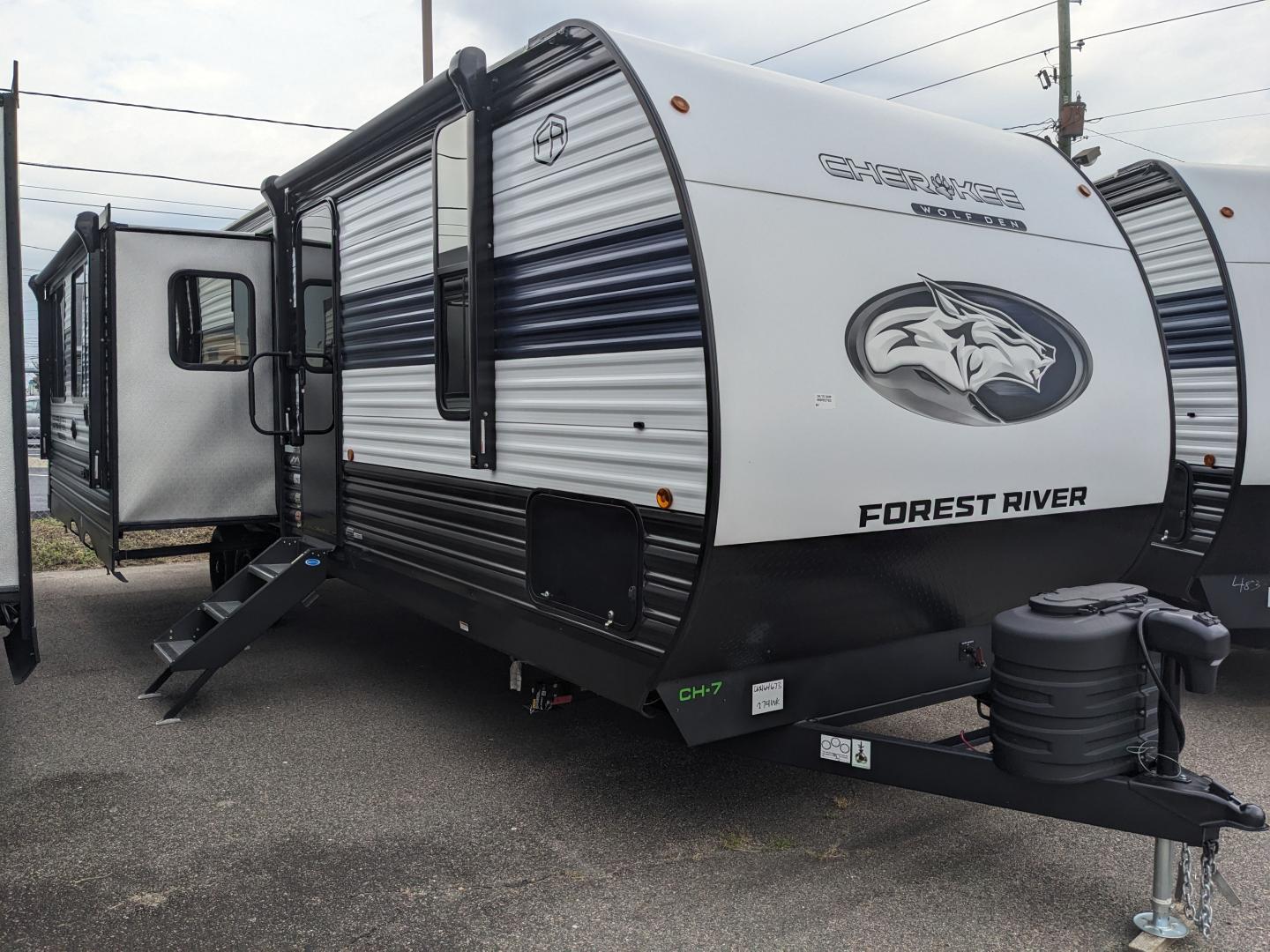 NEW 2025 FOREST RIVER CHEROKEE 274WK - CSRA Camperland