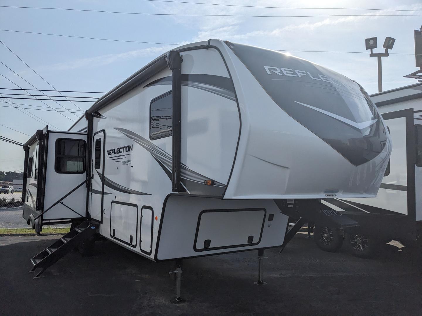 NEW 2025 GRAND DESIGN REFLECTION 303RLS - CSRA Camperland
