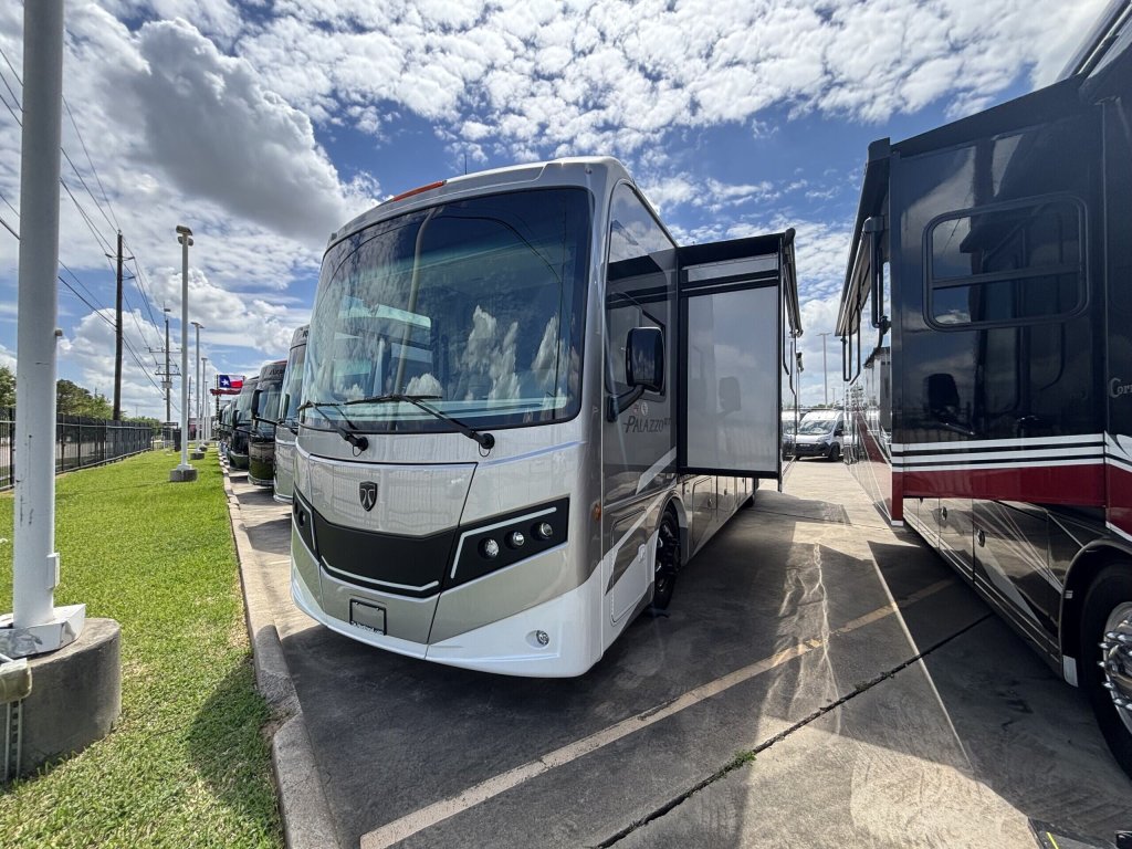2026 Thor Motor Coach PALAZZO GT 37.4 Class A Diesel - DeMontrond RV