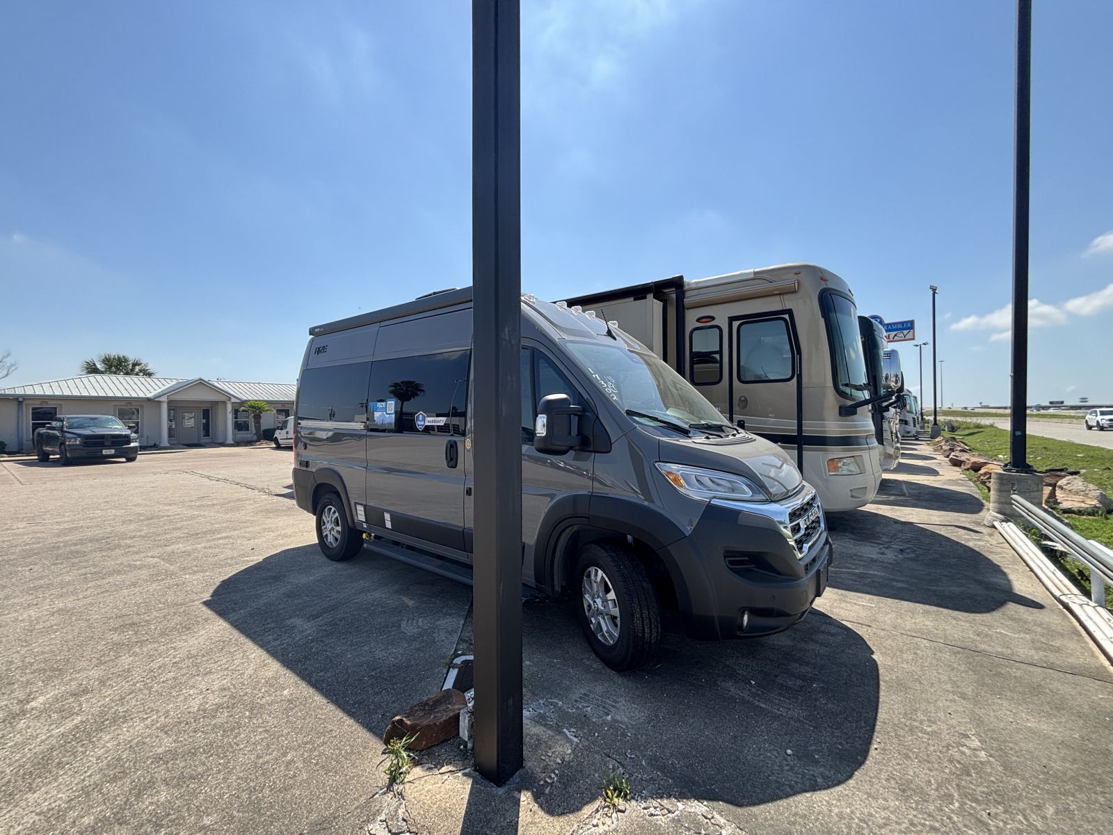 2027 Thor Motor Coach RIZE 18M Class B Camper Van