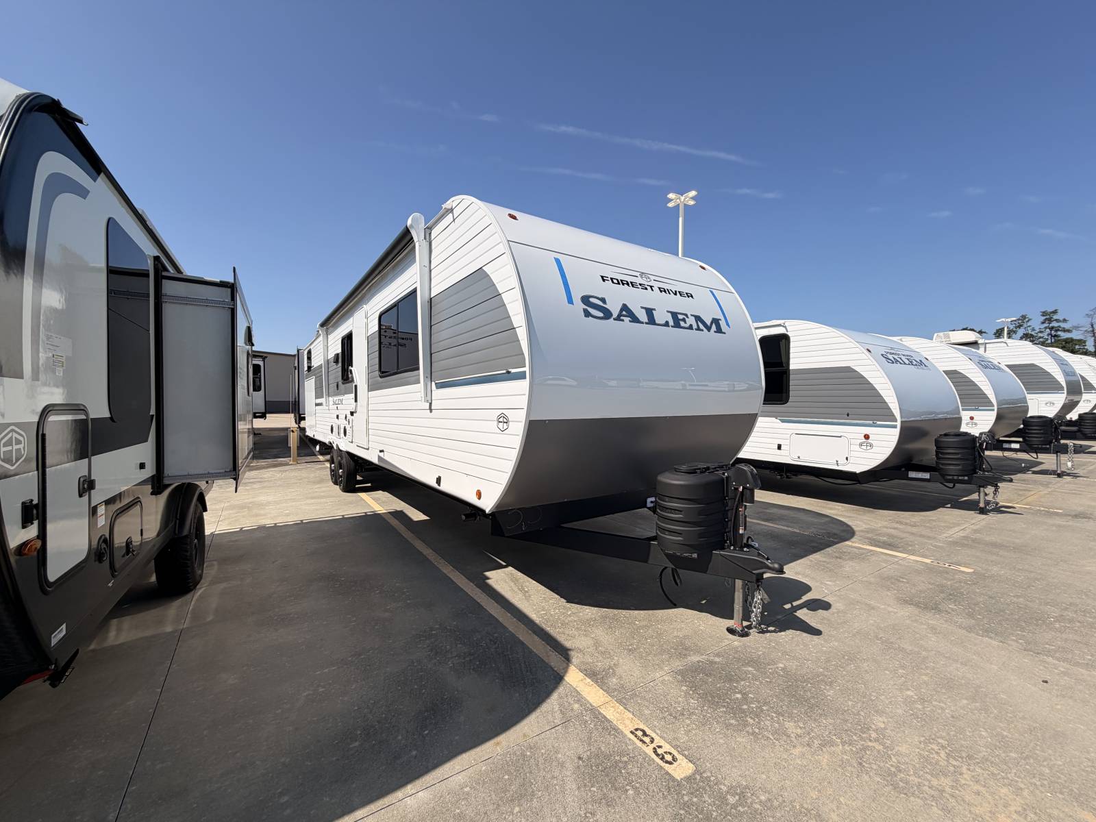 2026 Forest River Salem 33TS Travel Trailer - DeMontrond RV
