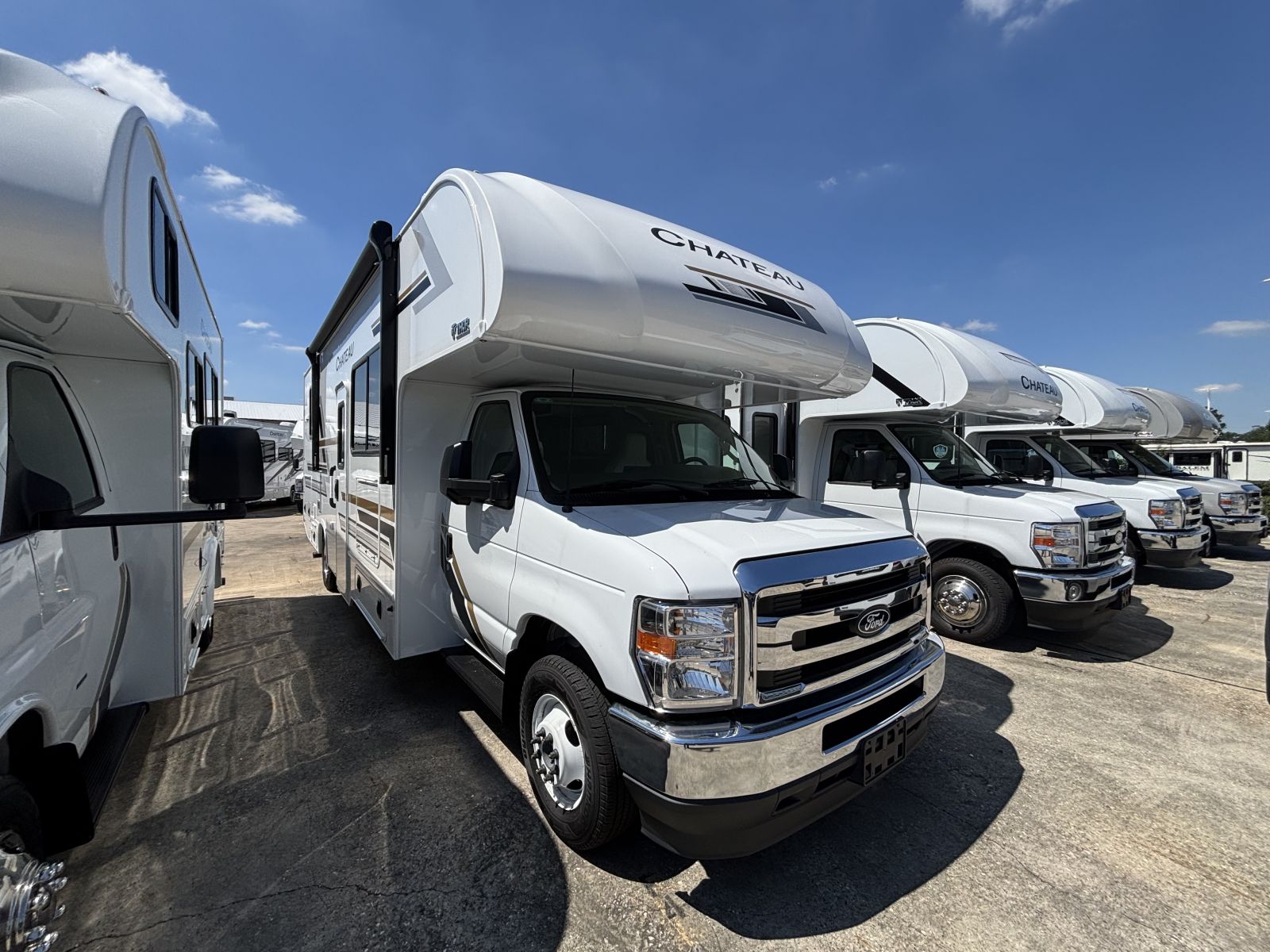 2027 Thor Motor Coach Chateau 28Z Class C Motorhome