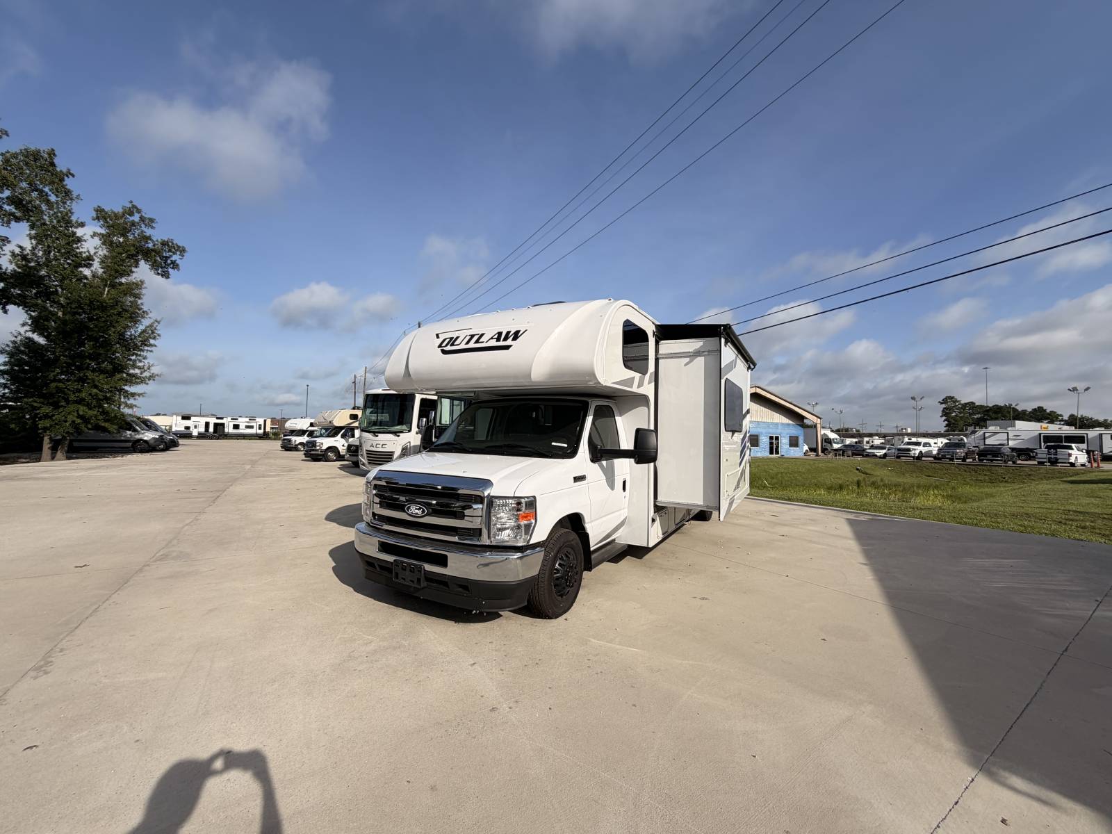 2026 Thor Motor Coach Outlaw 29T Class C Motorhome