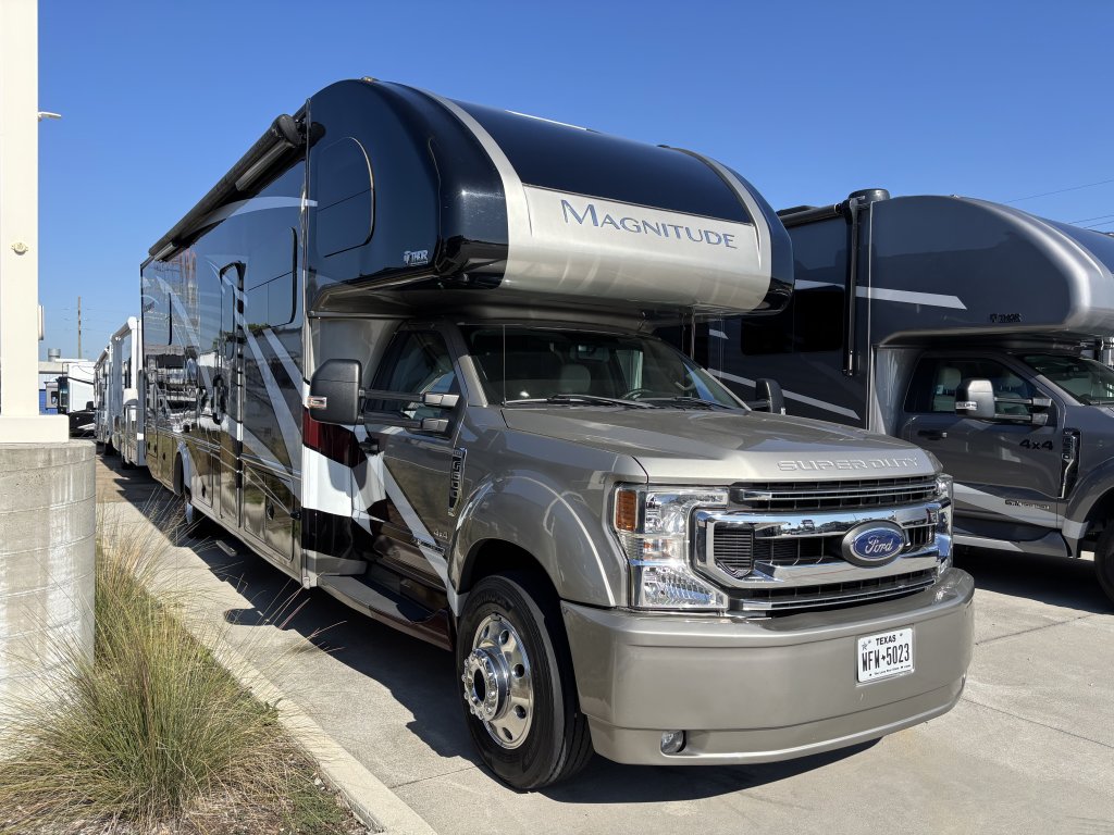 2023 Thor Motor Coach Magnitude RS36 Class C Diesel - DeMontrond RV