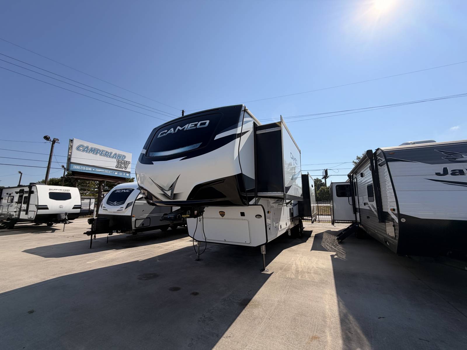 2021 CROSSROADS RV CAMEO 3701RL Fifth Wheel - DeMontrond RV